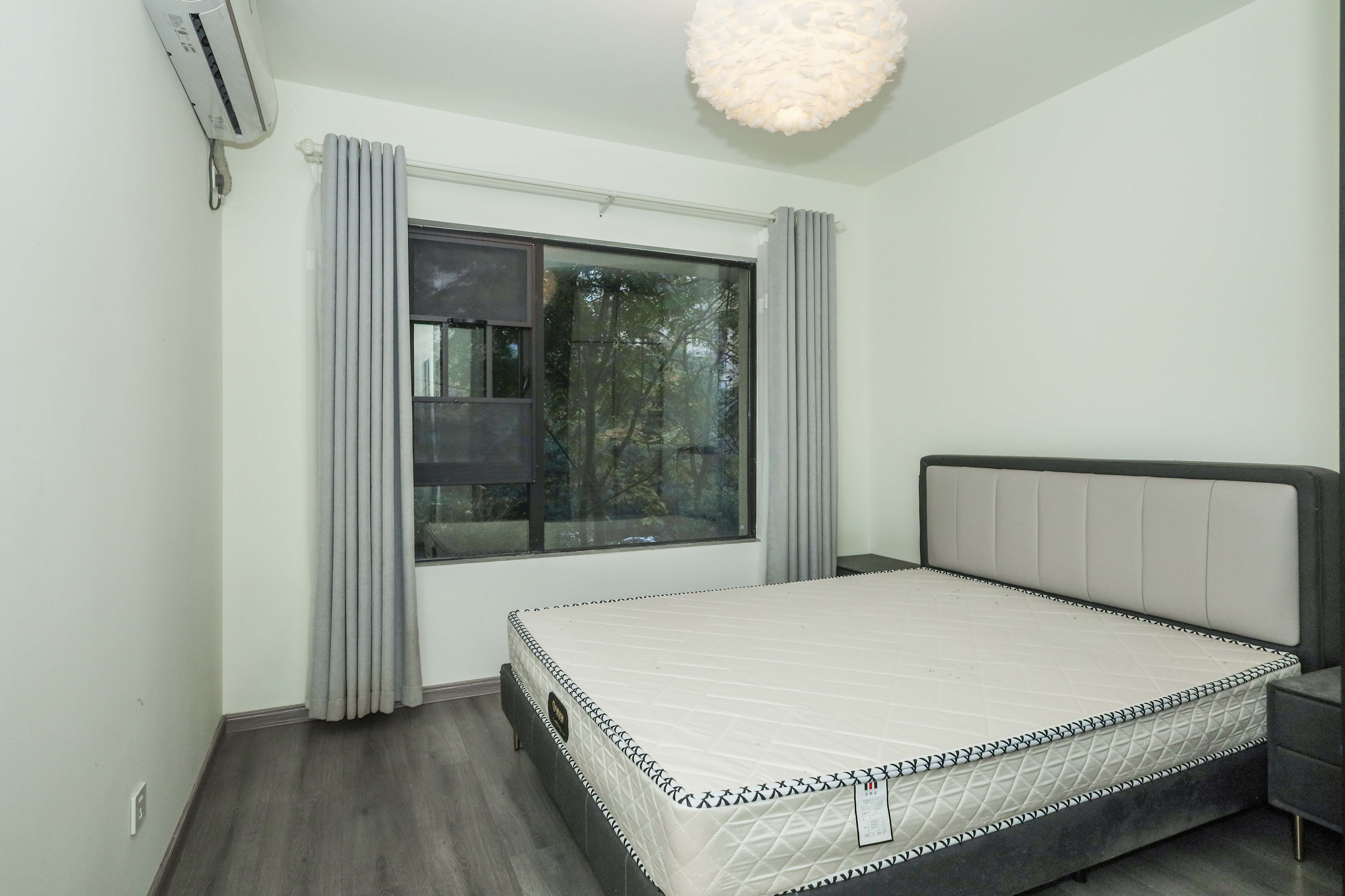 惠天然梅岭国际  3室2厅2卫    120.0万卧室