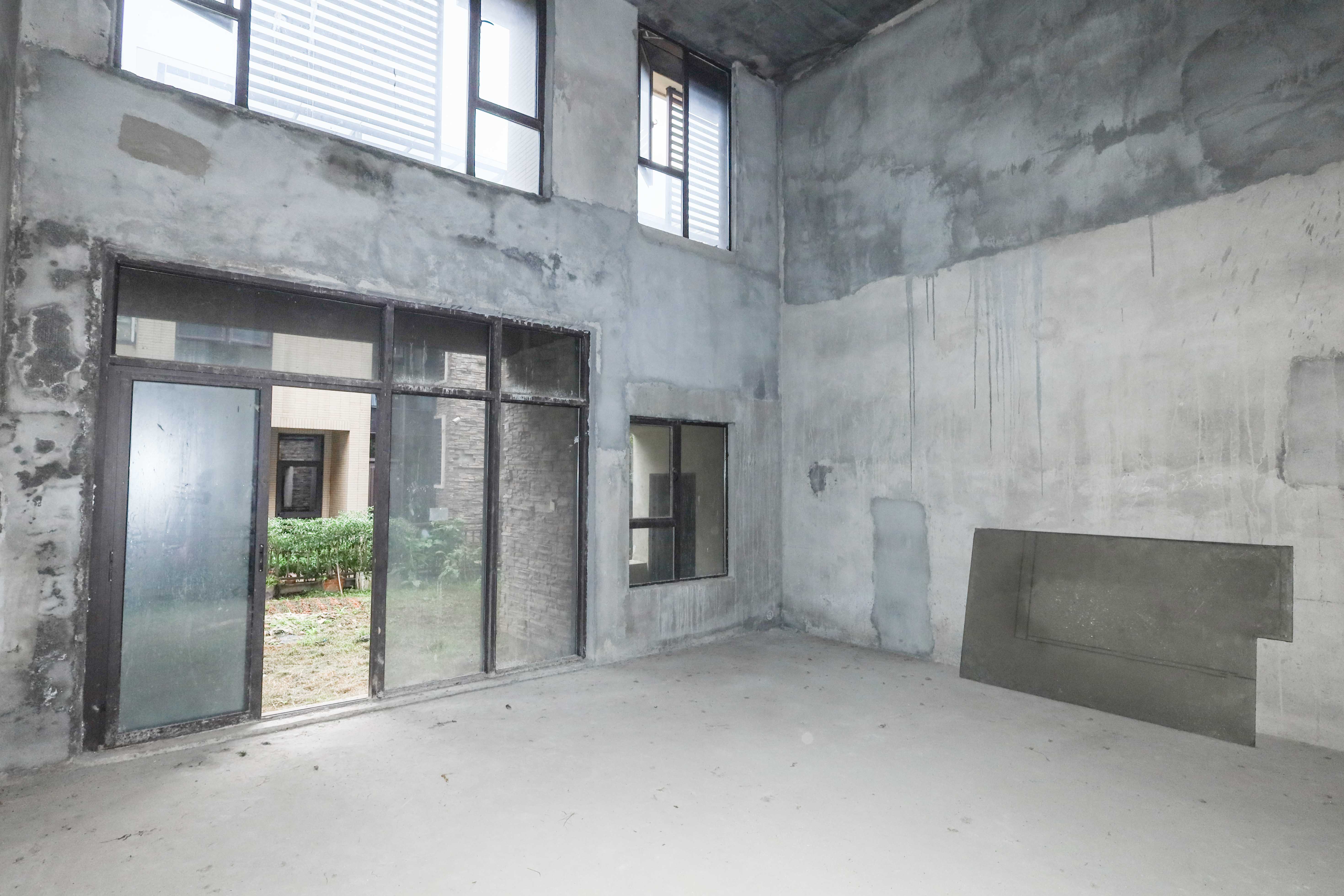 保利麓谷林语G区  6室3厅5卫   566.00万客厅
