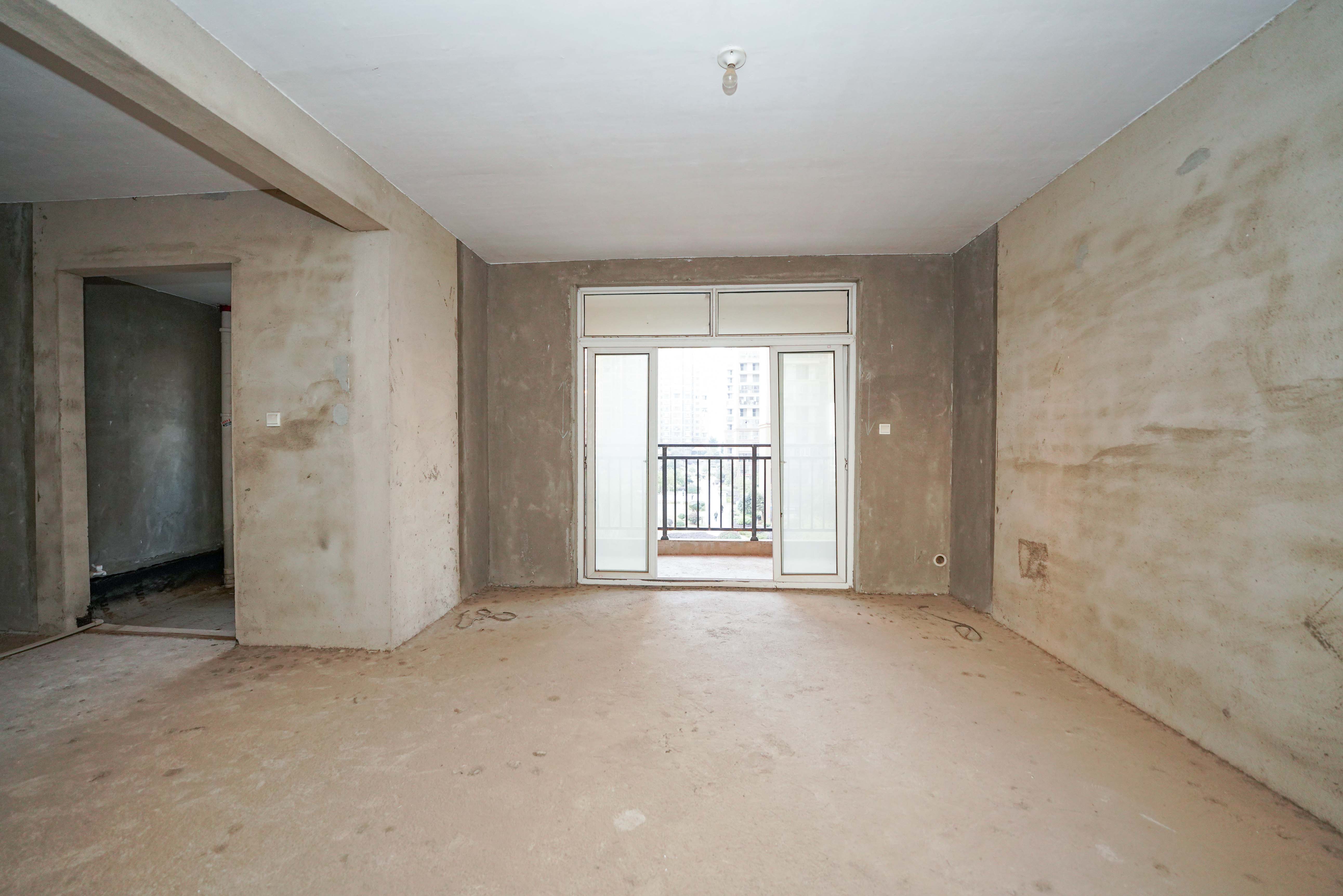 鑫天格林香山 3室2厅2卫 43.0万 鑫天格林香山 3室2厅2卫 43.0万客厅