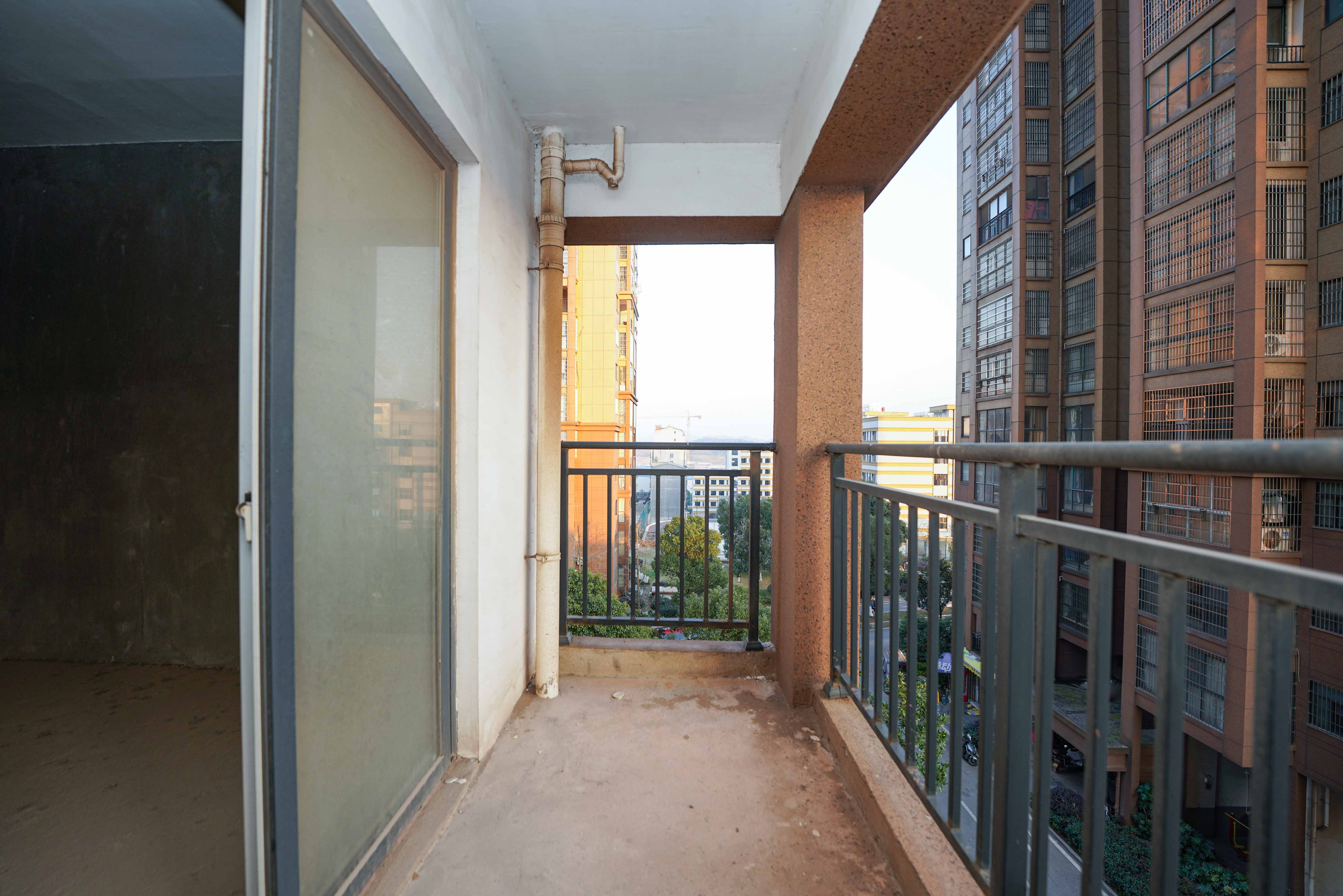 鑫天格林香山 3室2厅2卫 43.0万 鑫天格林香山 3室2厅2卫 43.0万其他