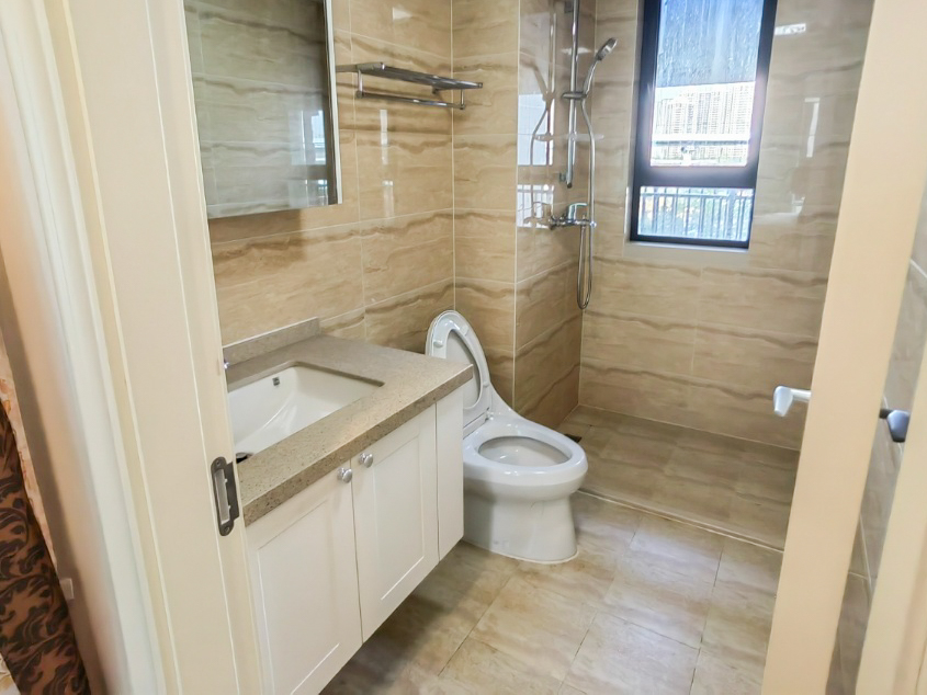 万科魅力之城  3室2厅2卫    123.0万卫生间