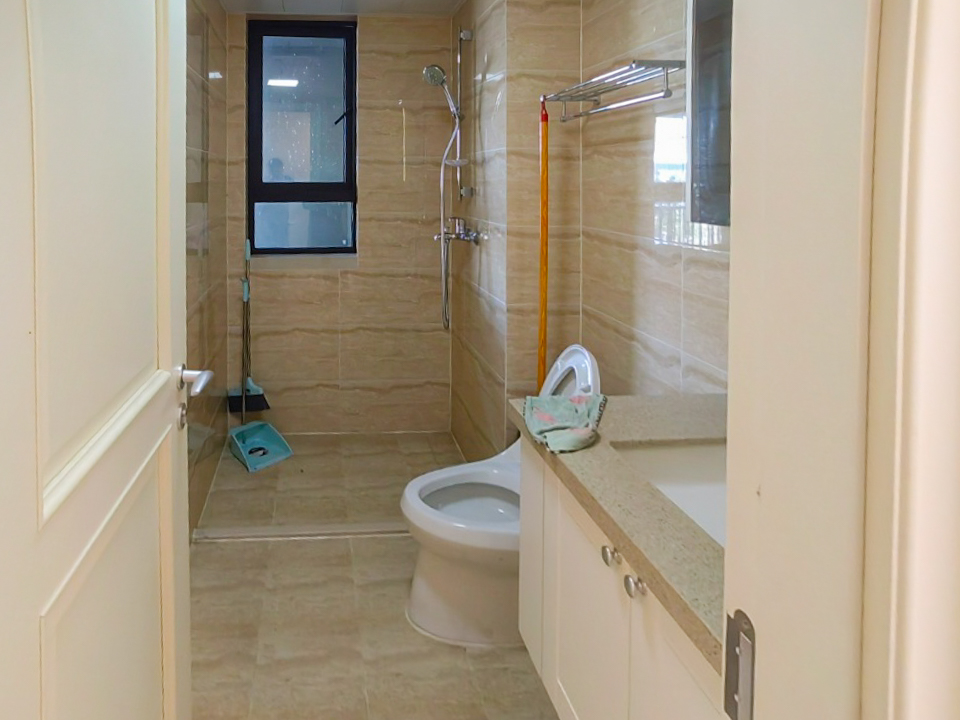 万科魅力之城  3室2厅2卫    123.0万卫生间