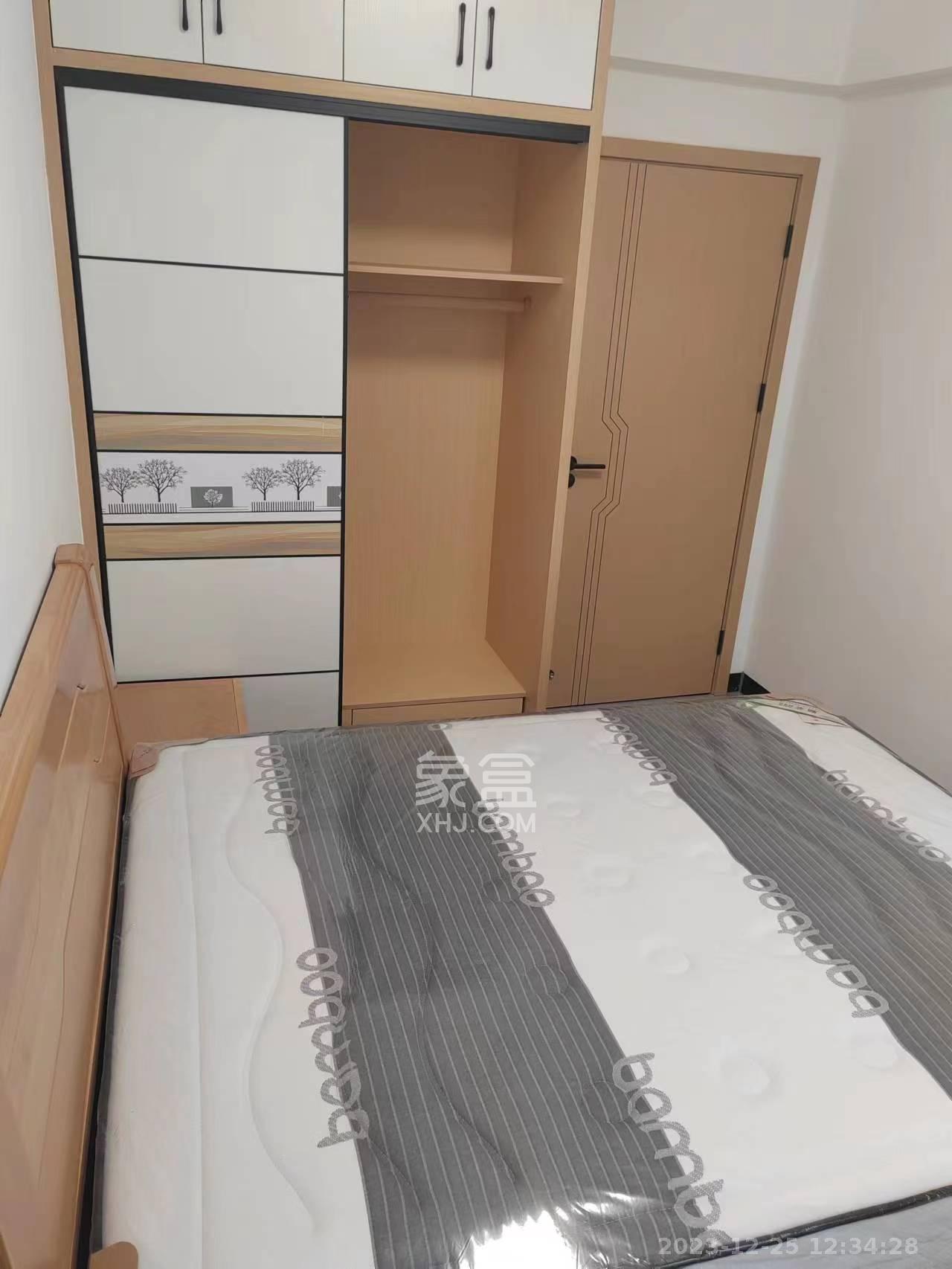 长郡旁牛津街（瑞凯滨江雅苑）  3室2厅2卫   1800.00元/月室内图