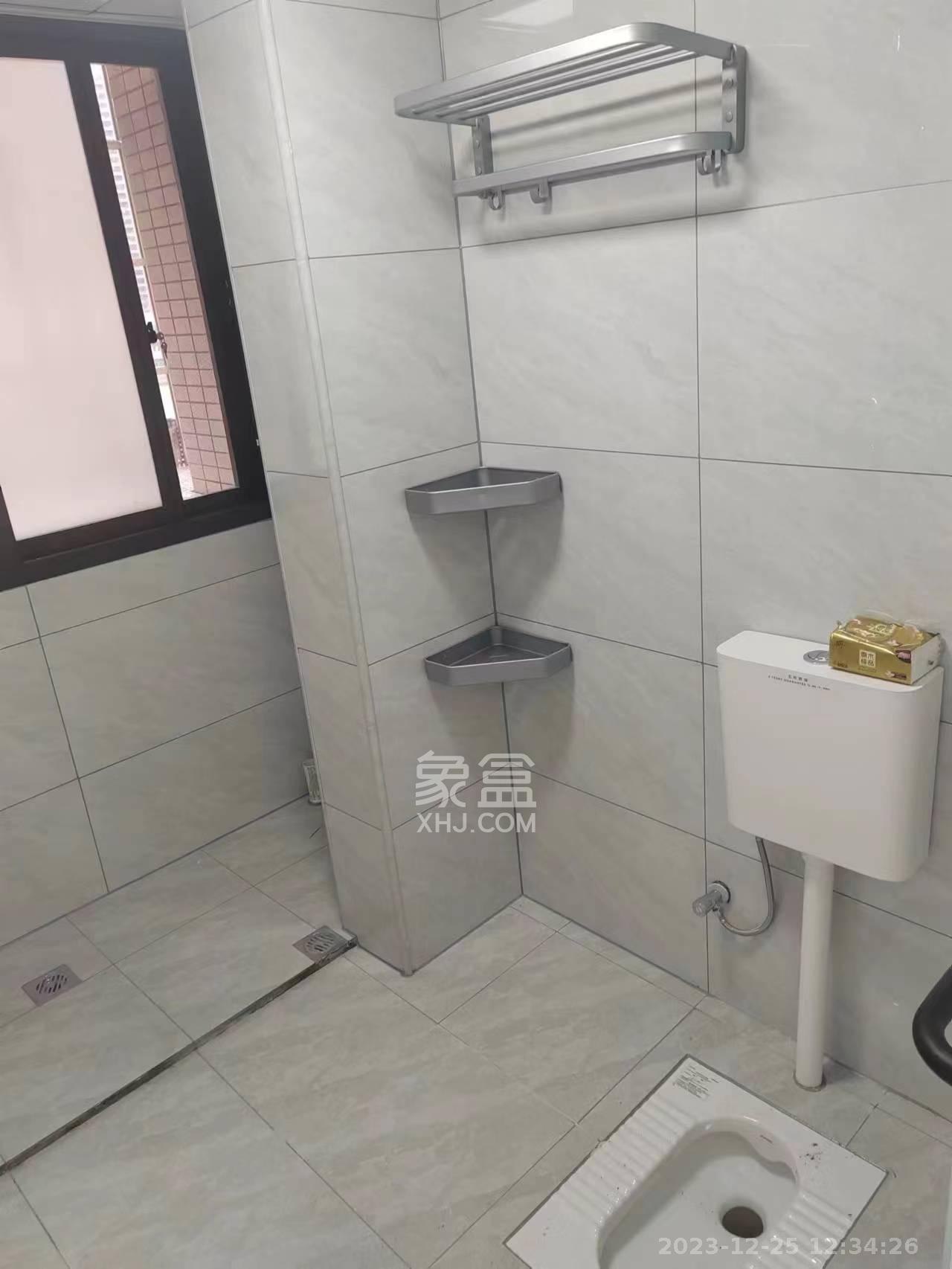 长郡旁牛津街（瑞凯滨江雅苑）  3室2厅2卫   1800.00元/月室内图