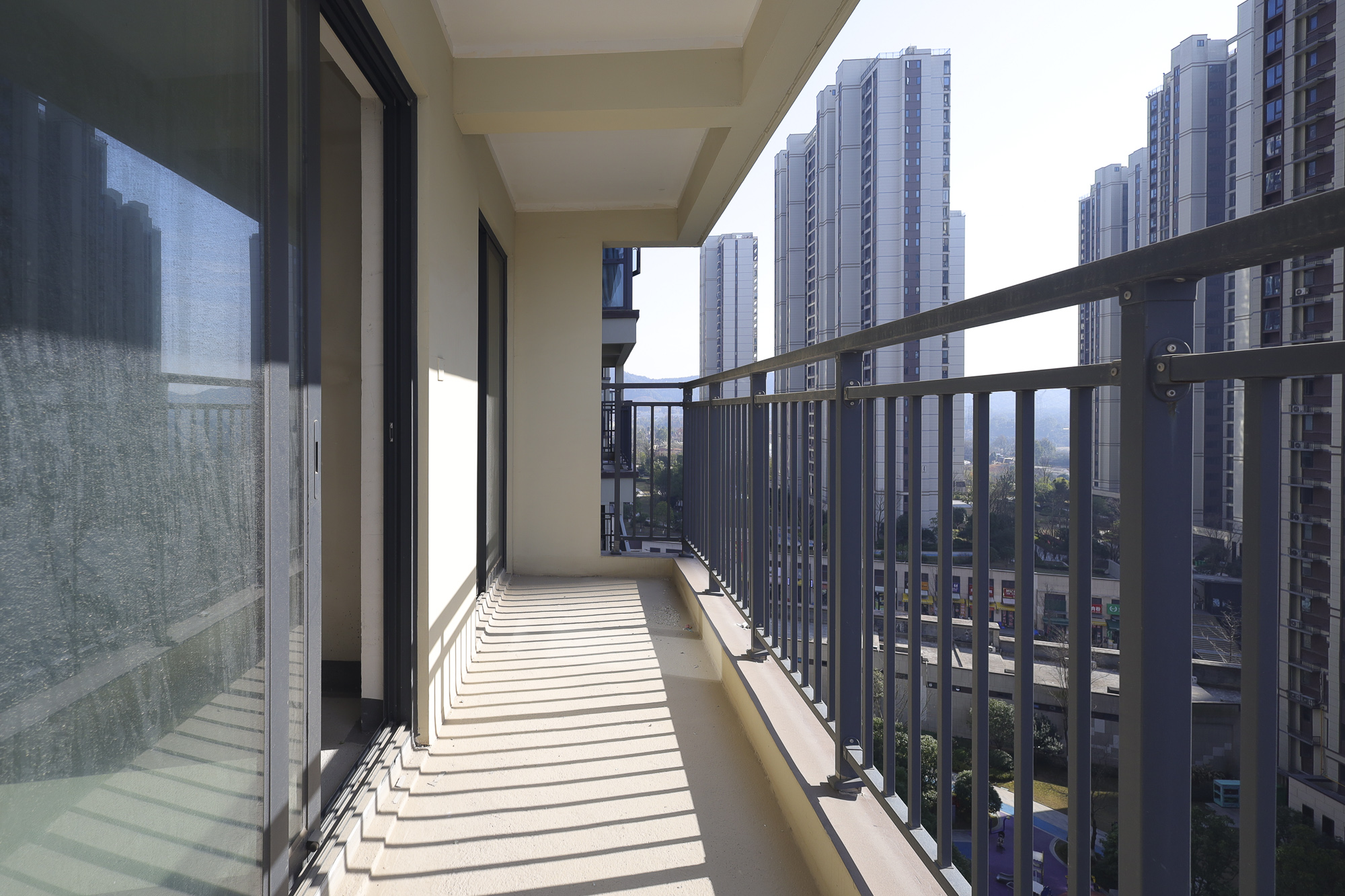 长沙融创城 3室2厅1卫 68.8万 长沙融创城 3室2厅1卫 68.8万阳台