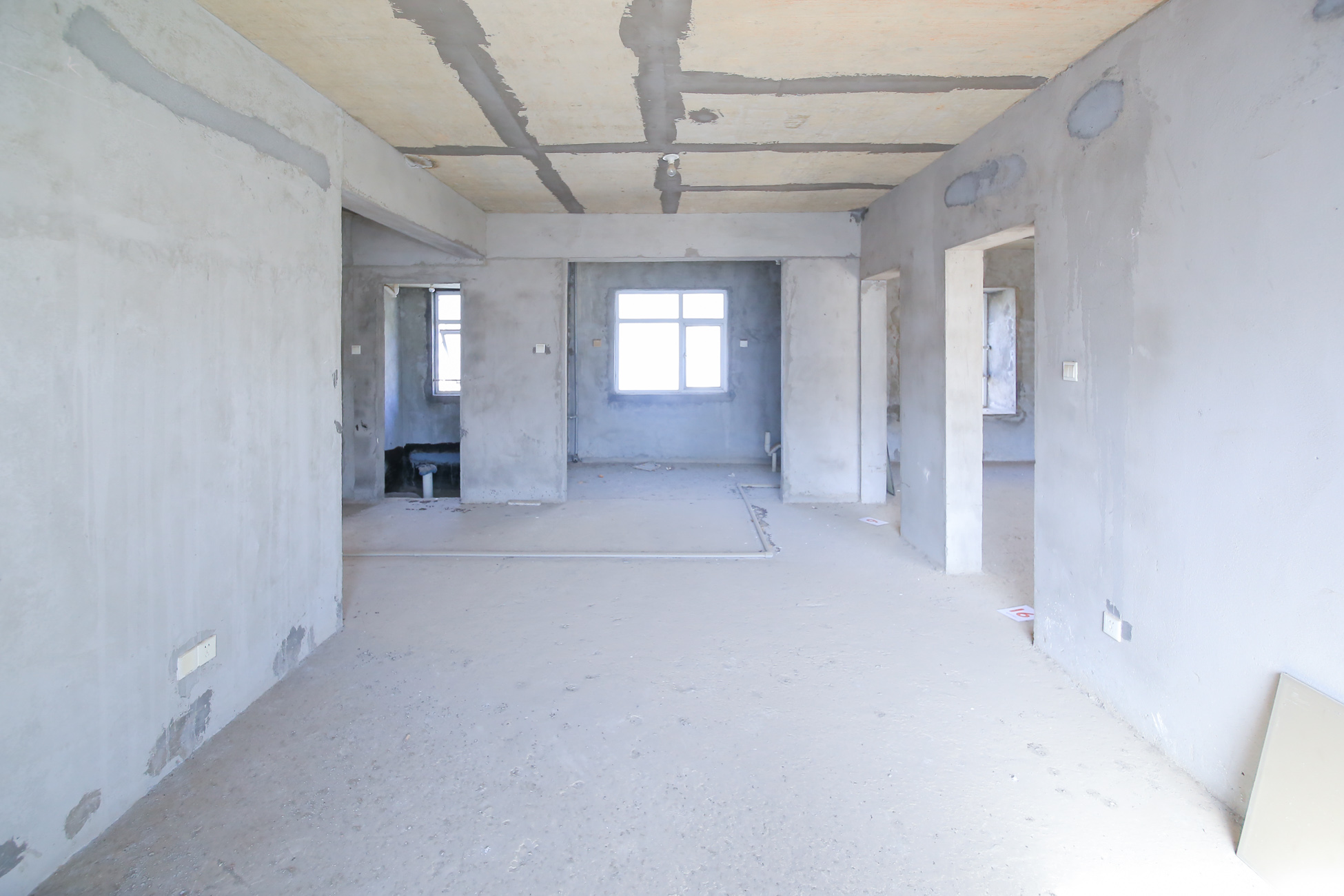 华银天际  2室2厅1卫    82.0万 华银天际  2室2厅1卫    82.0万客厅