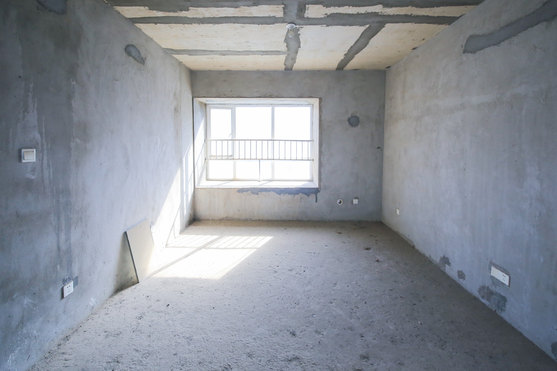 华银天际  2室2厅1卫    82.0万 华银天际  2室2厅1卫    82.0万客厅