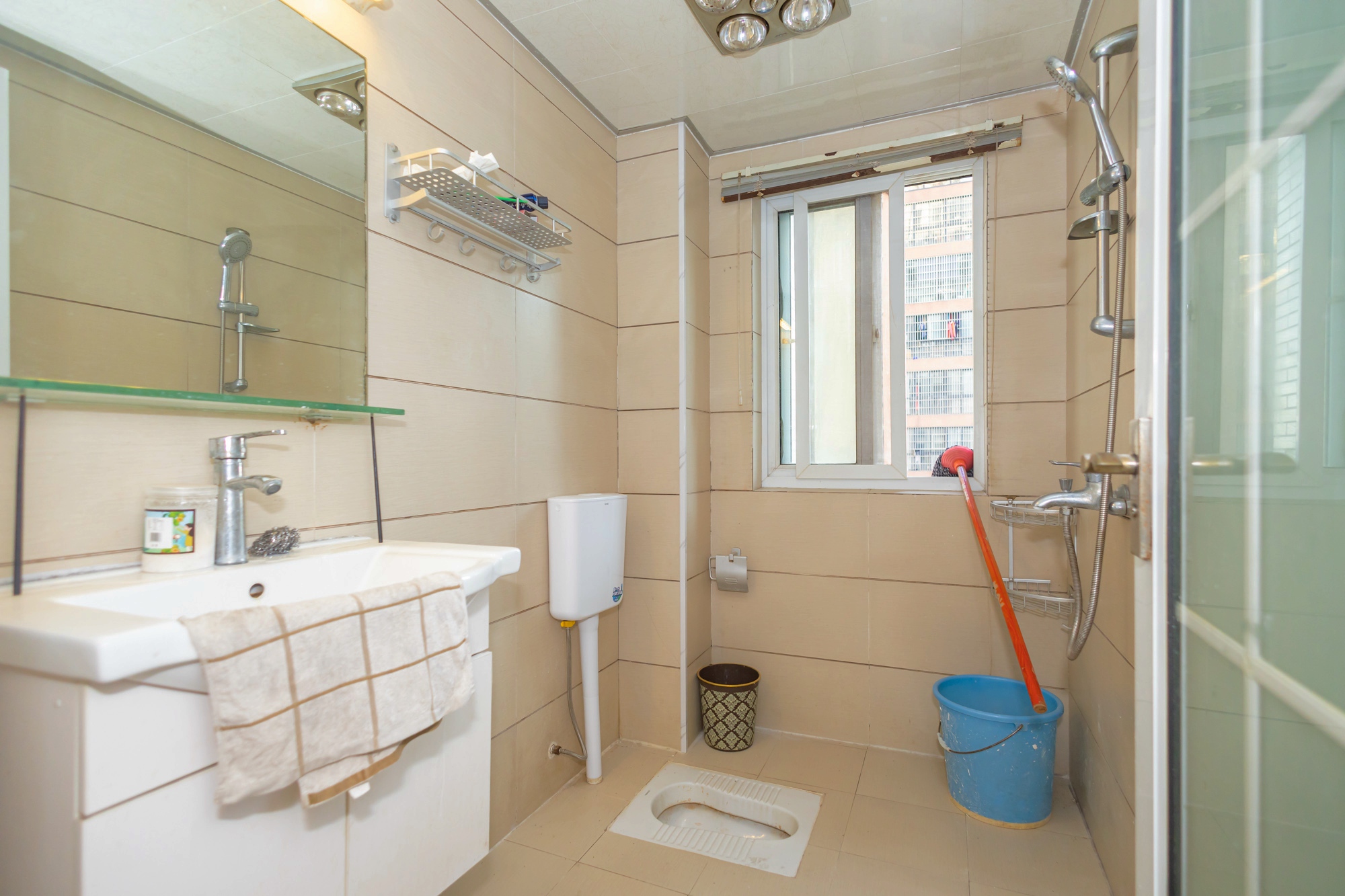 楚天世纪城东苑 2室2厅1卫 51.0万 楚天世纪城东苑 2室2厅1卫 51.0万卫生间