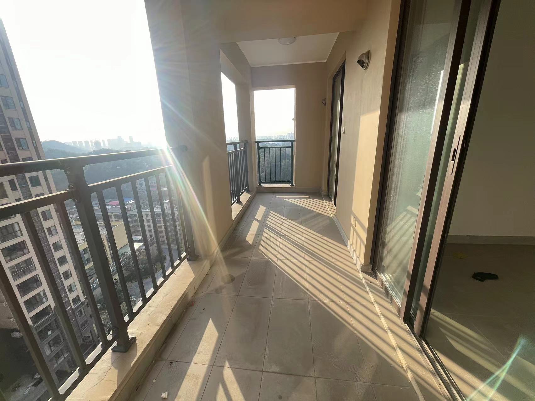 美的檀府  3室2厅2卫    60.0万 美的檀府  3室2厅2卫    60.0万室内图