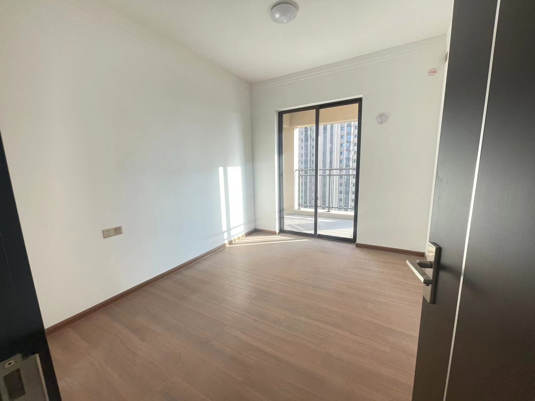 美的檀府  3室2厅2卫    60.0万 美的檀府  3室2厅2卫    60.0万室内图