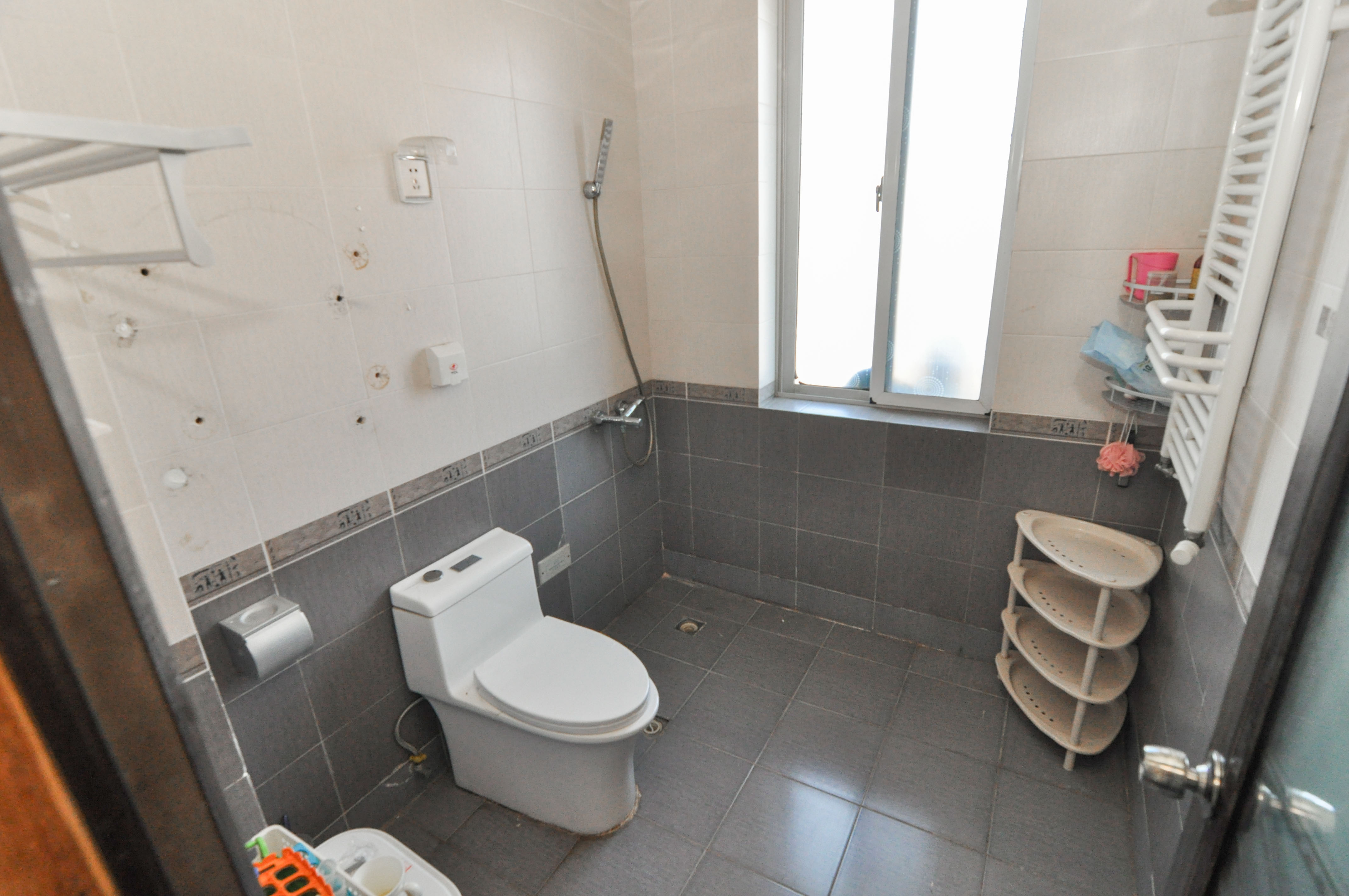 麓谷雅园  4室2厅2卫    70.0万 麓谷雅园  4室2厅2卫    70.0万卫生间