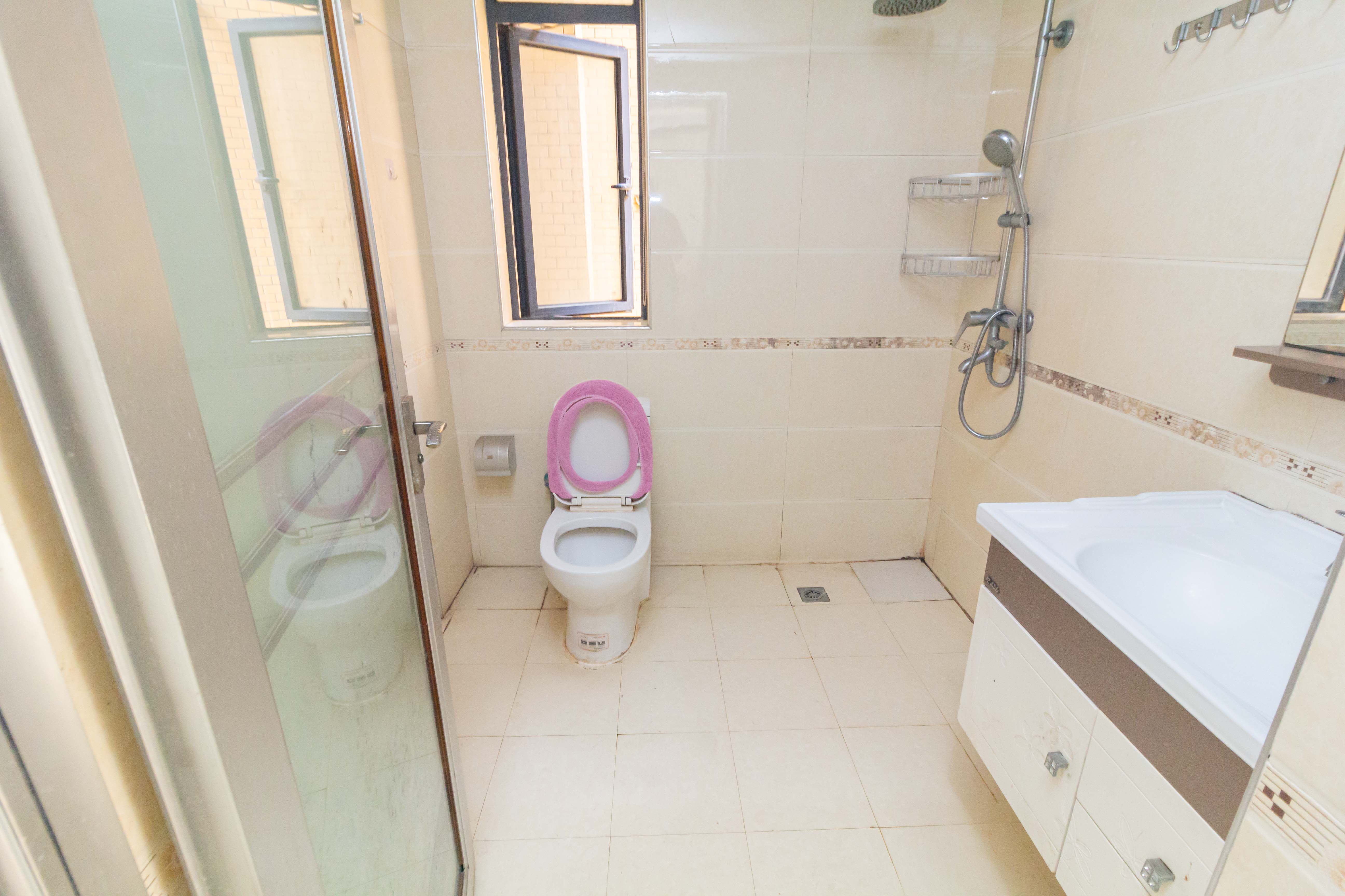 中国铁建国际城一期  2室2厅1卫    49.8万卫生间