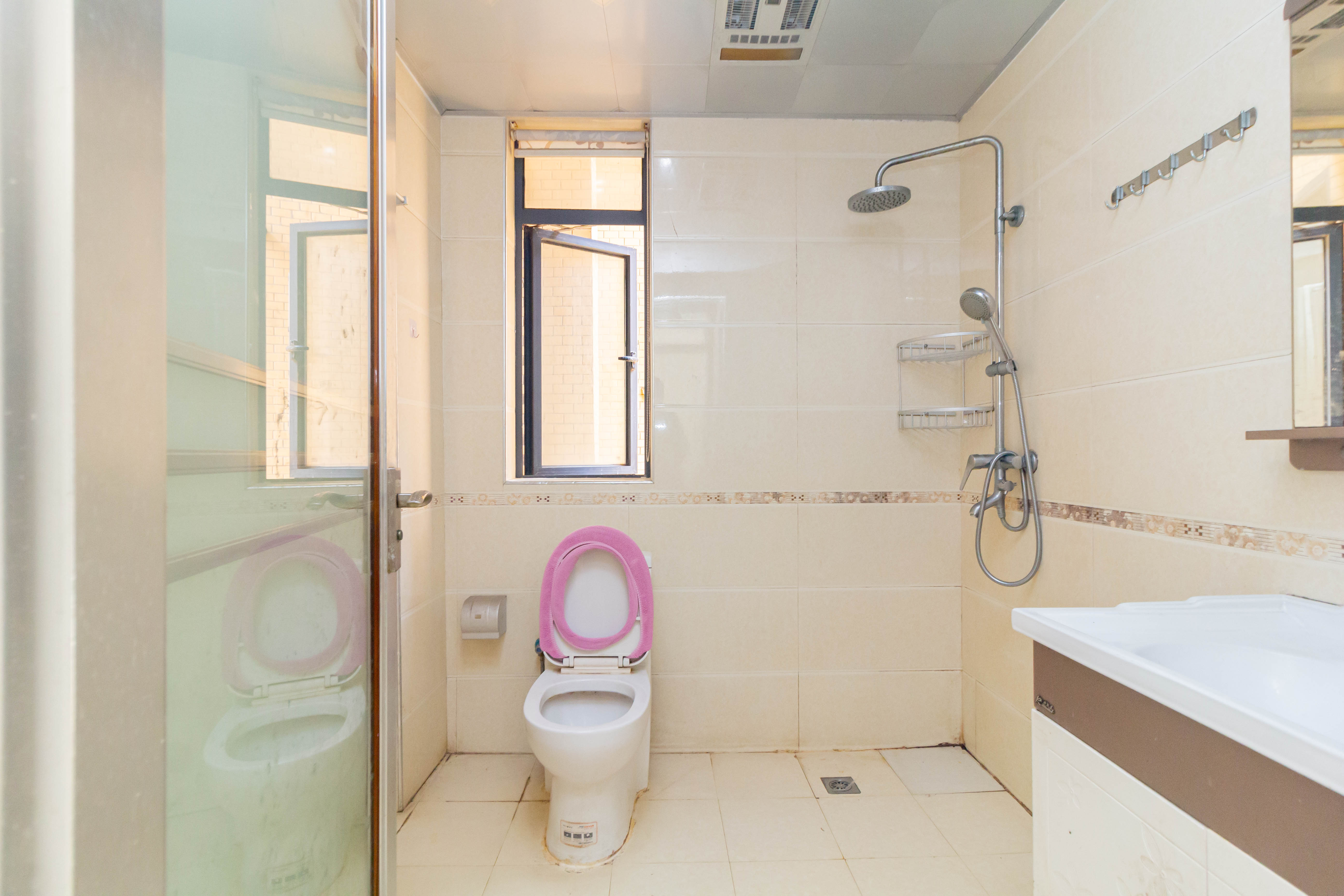 中国铁建国际城一期  2室2厅1卫    49.8万卫生间