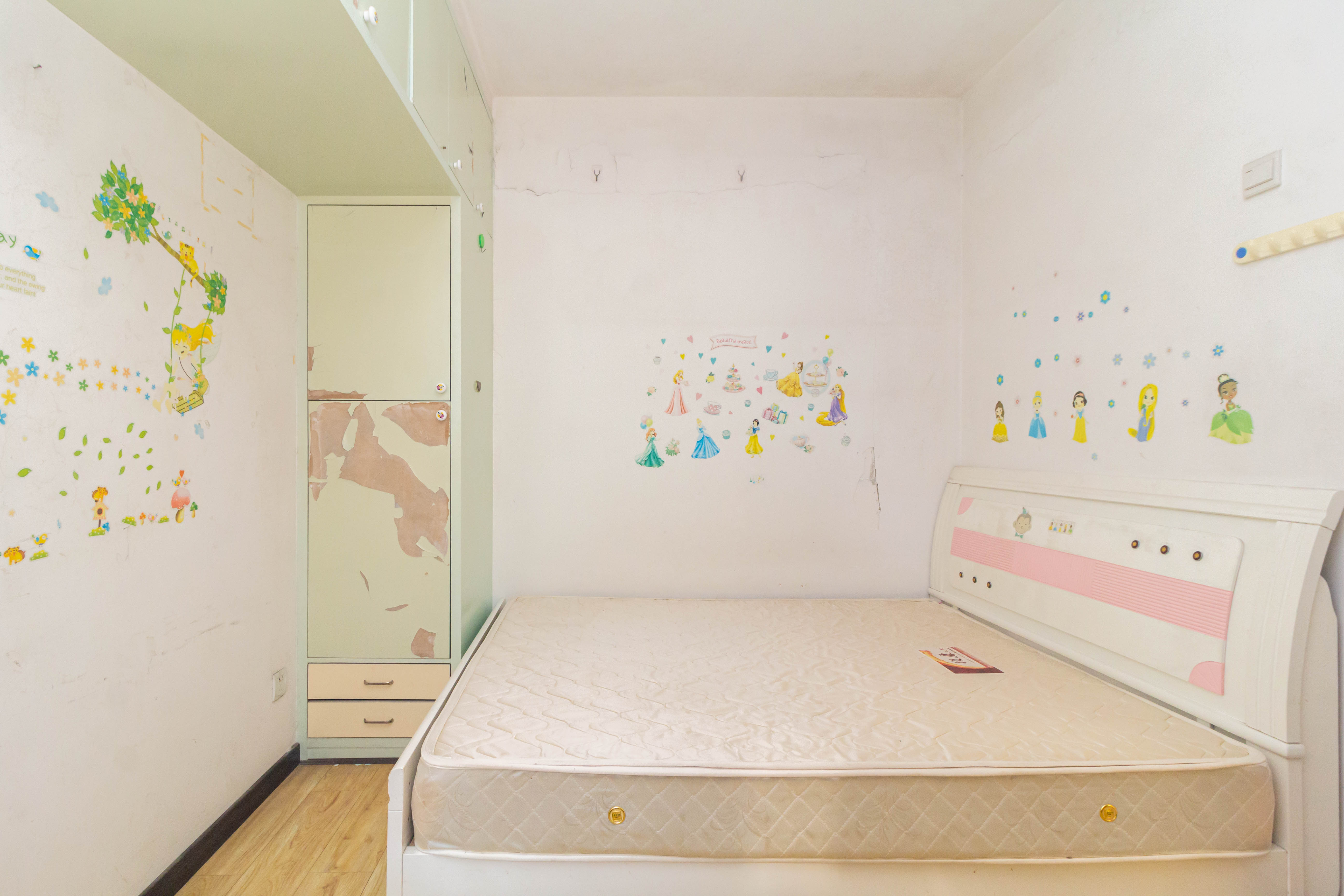 中国铁建国际城一期  2室2厅1卫    49.8万卧室