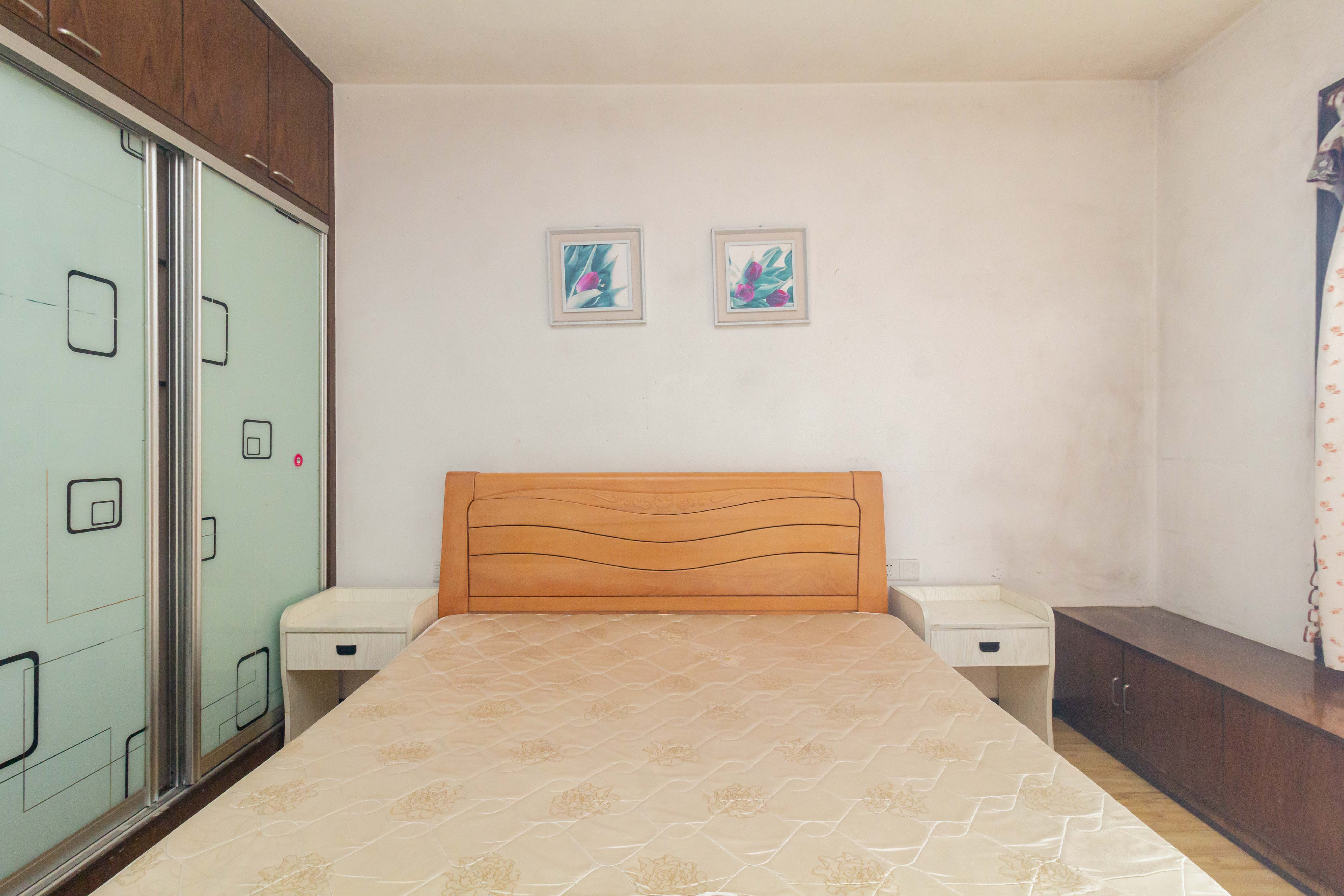 中国铁建国际城一期  2室2厅1卫    49.8万卧室