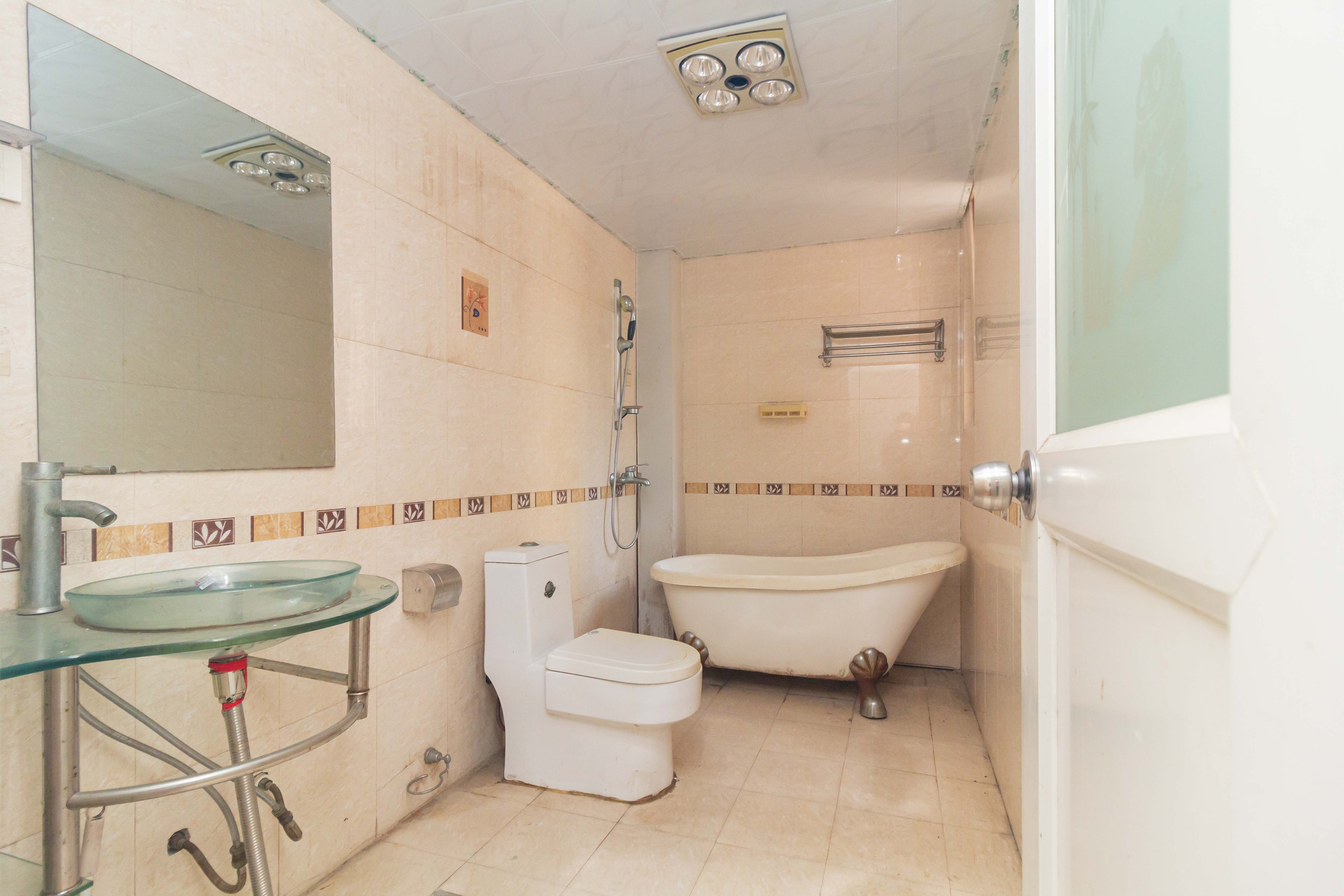 创业乐园  3室2厅2卫   45.80万 创业乐园  3室2厅2卫   45.80万卫生间