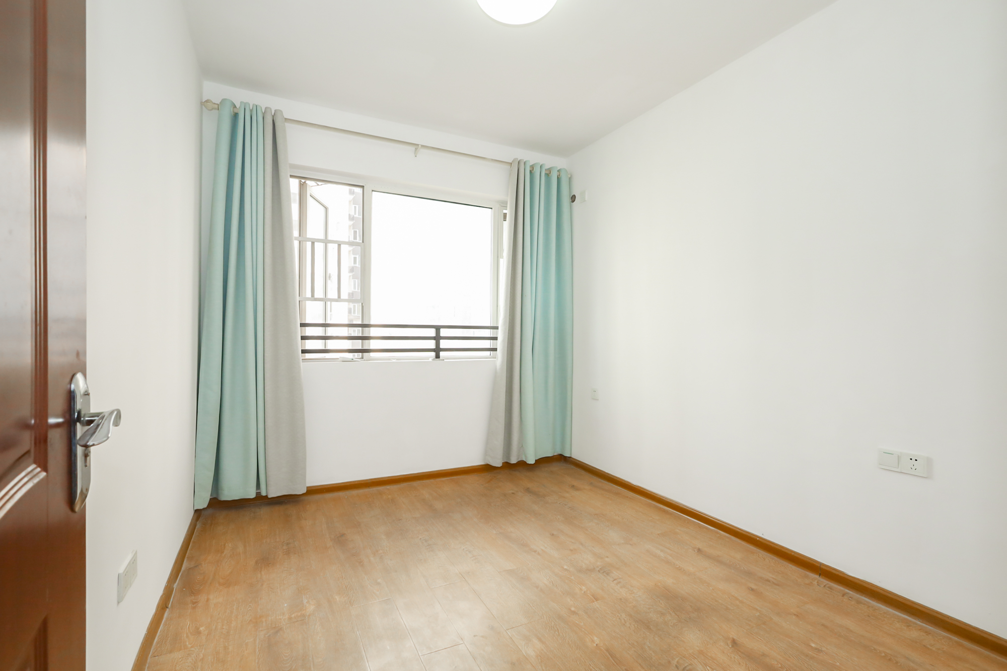 当代滨江MOMA  3室2厅1卫    158.0万卧室