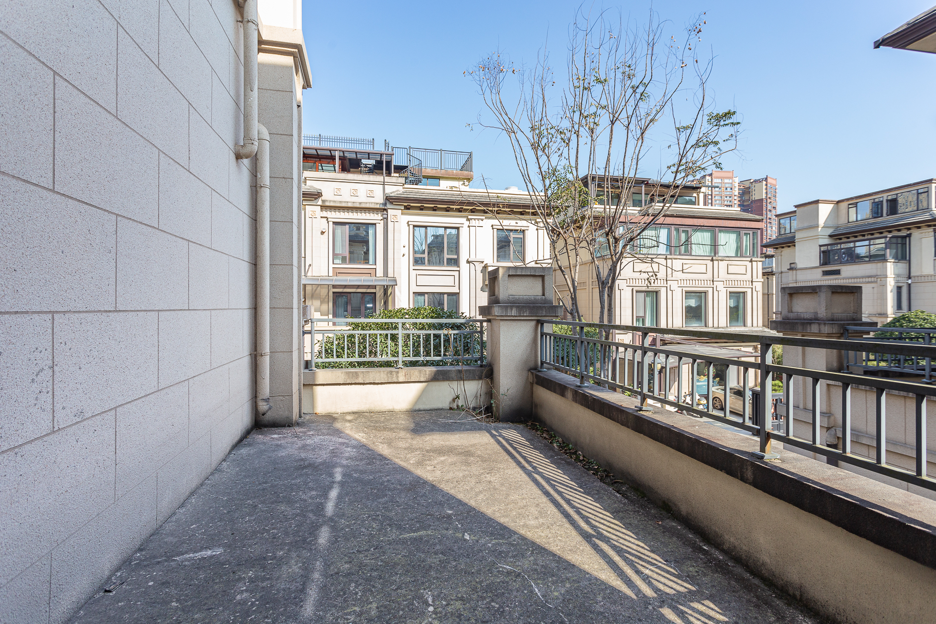 龙湖璟宸原著(龙湖紫宸)  4室3厅3卫    410.0万 龙湖璟宸原著(龙湖紫宸)  4室3厅3卫    410.0万阳台