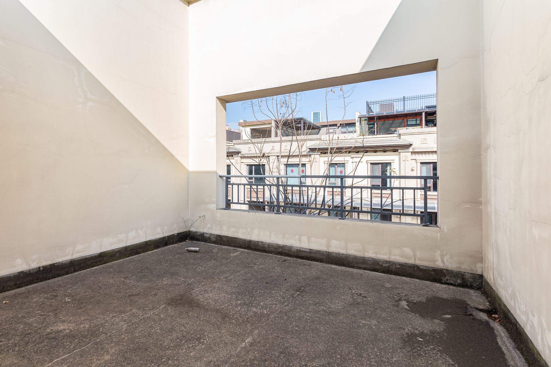 龙湖璟宸原著(龙湖紫宸)  4室3厅3卫    410.0万 龙湖璟宸原著(龙湖紫宸)  4室3厅3卫    410.0万阳台