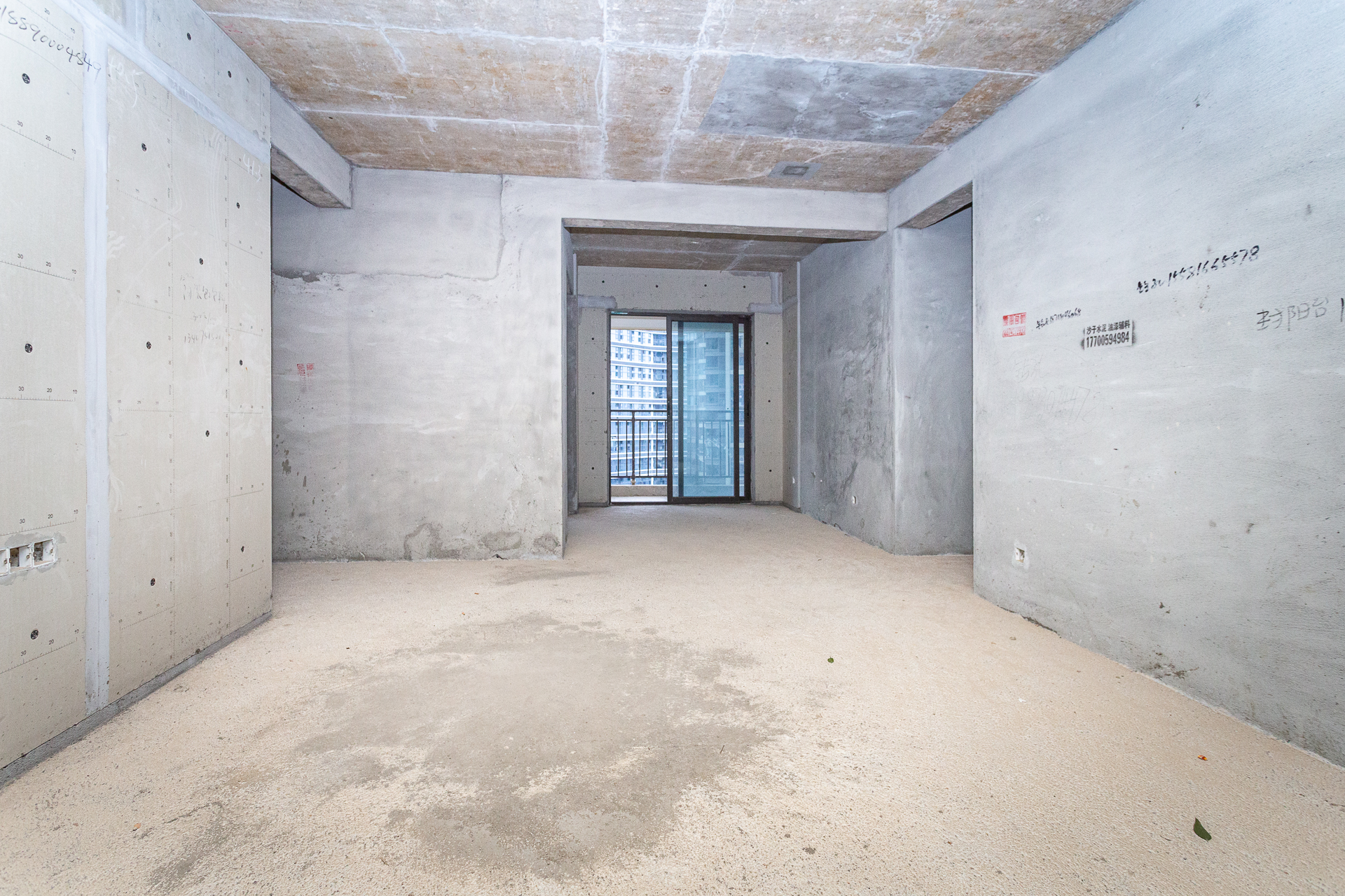 长燃润和天地(长润小区印湘江) 5室2厅2卫 116.0万 长燃润和天地(长润小区印湘江) 5室2厅2卫 116.0万客厅