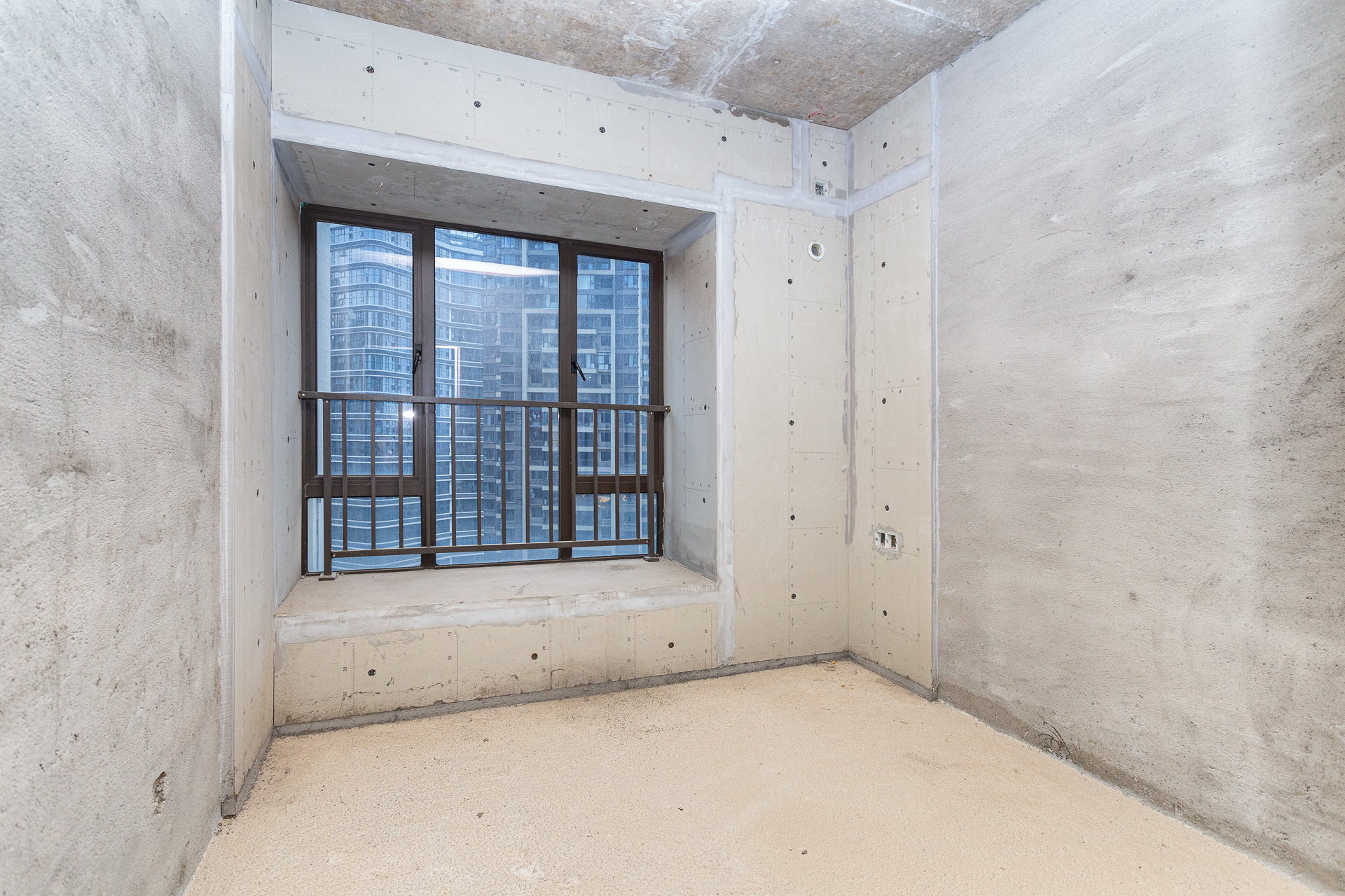 长燃润和天地(长润小区印湘江) 5室2厅2卫 116.0万 长燃润和天地(长润小区印湘江) 5室2厅2卫 116.0万卧室