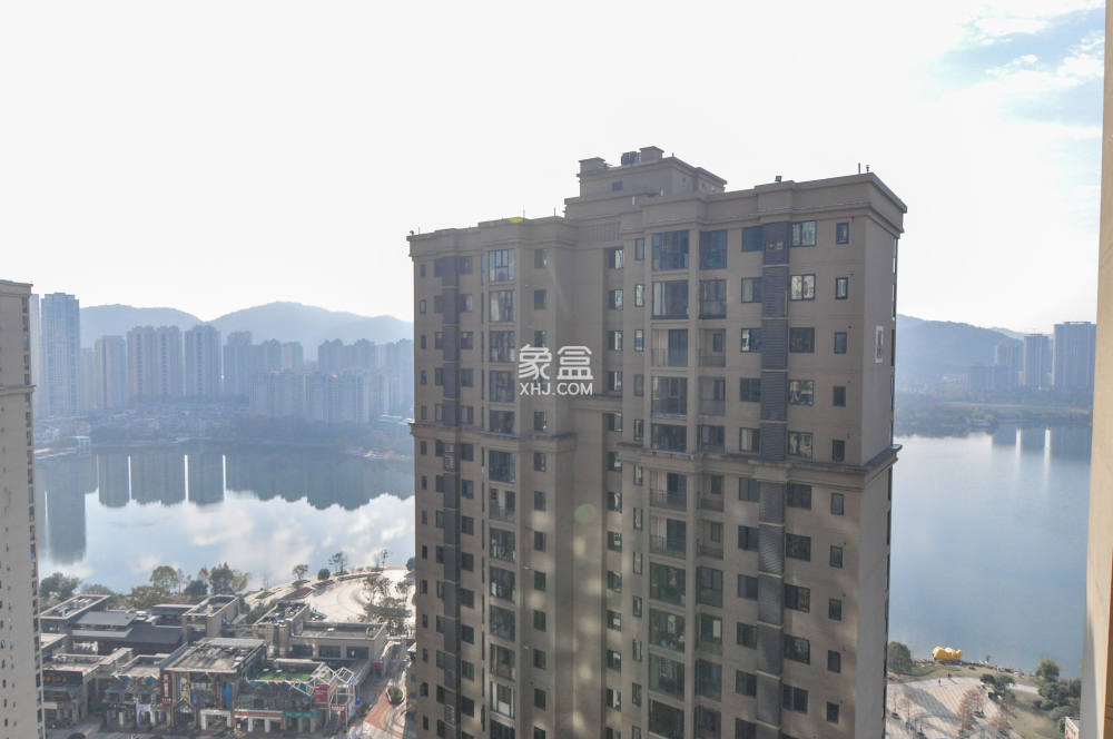中建梅溪湖中心  4室2廳2衛(wèi)   245.00萬