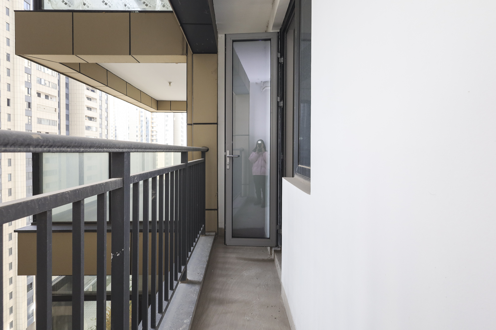 湘江壹号一二三期(创远湘江壹号)  4室2厅3卫    210.0万 湘江壹号一二三期(创远湘江壹号)  4室2厅3卫    210.0万阳台