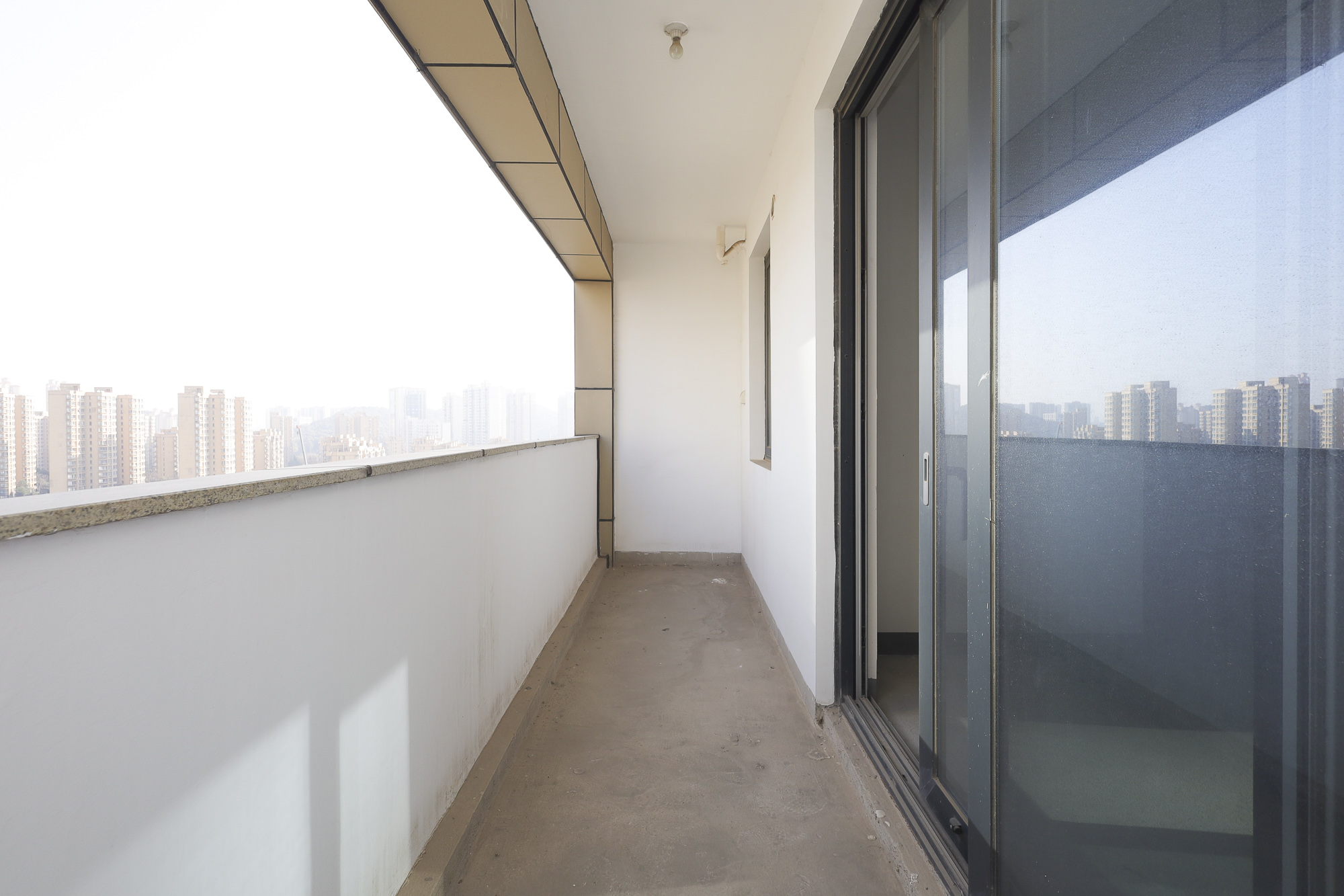 湘江壹号一二三期(创远湘江壹号)  4室2厅3卫    210.0万 湘江壹号一二三期(创远湘江壹号)  4室2厅3卫    210.0万阳台