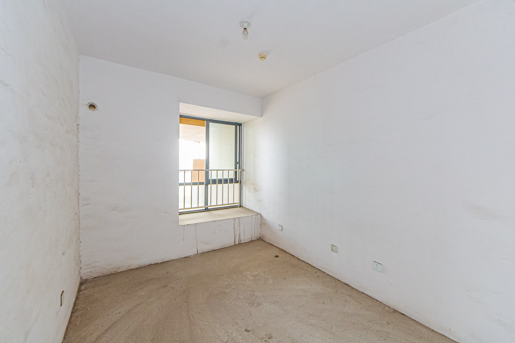 湘江世纪城湘江豪庭  5室2厅2卫    290.0万 湘江世纪城湘江豪庭  5室2厅2卫    290.0万卧室