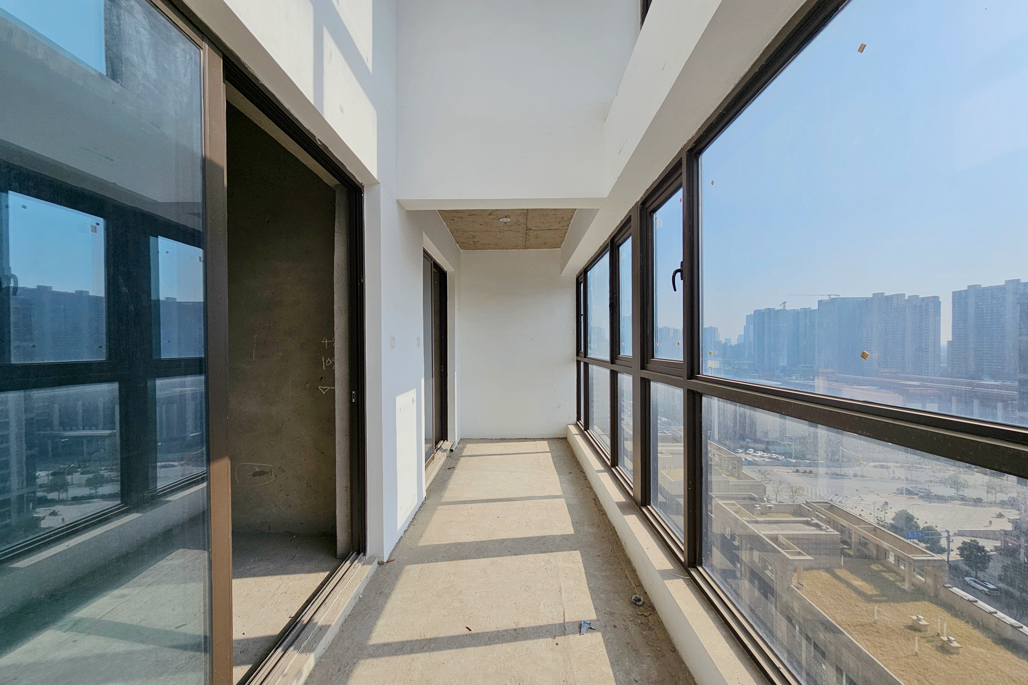 明昇壹城（明昇时代广场）二期  3室2厅2卫   160.00万阳台