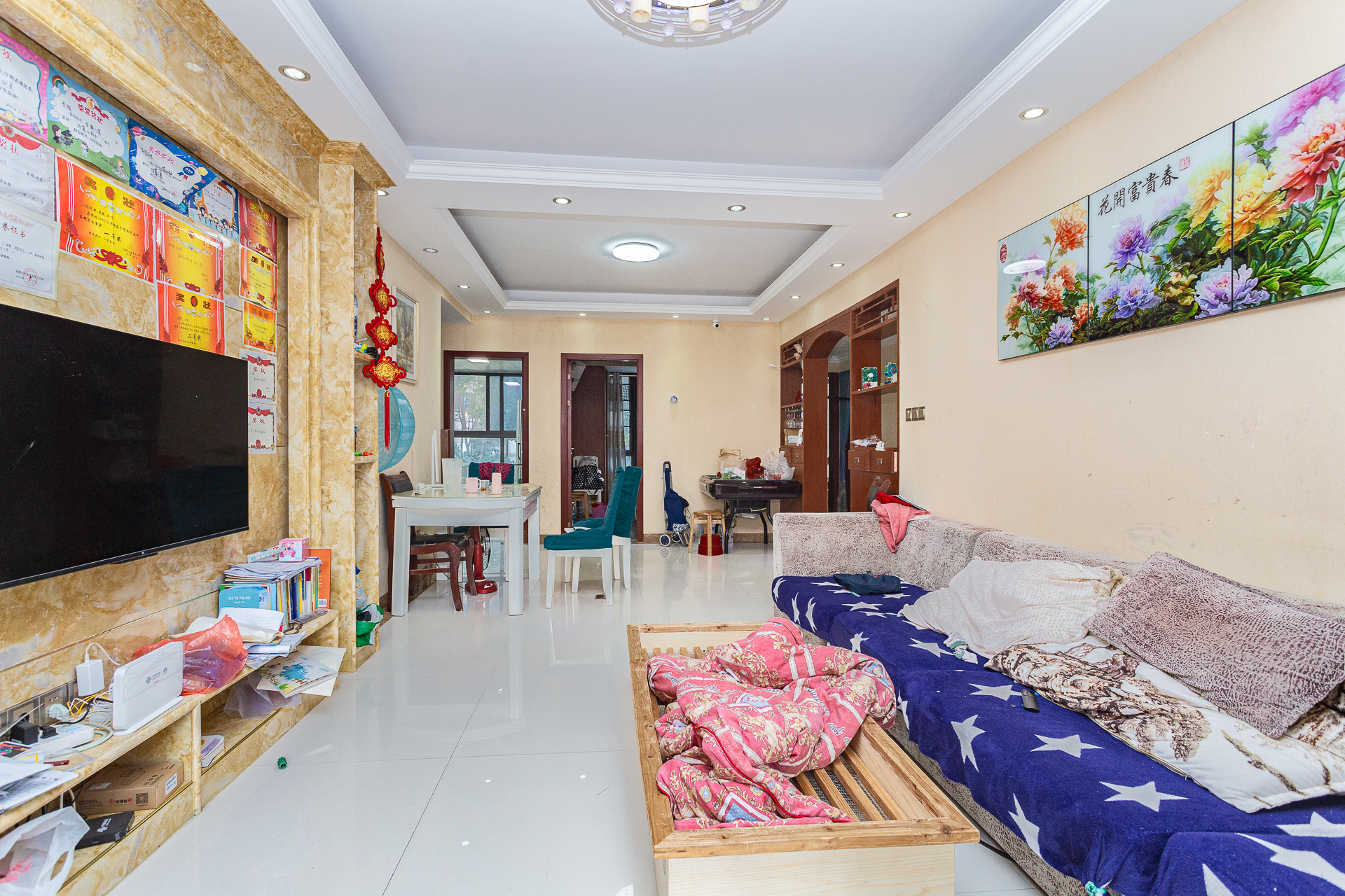 龙湖湘风原著(龙湖湘风星城) 4室2厅2卫 102.8万 龙湖湘风原著(龙湖湘风星城) 4室2厅2卫 102.8万客厅