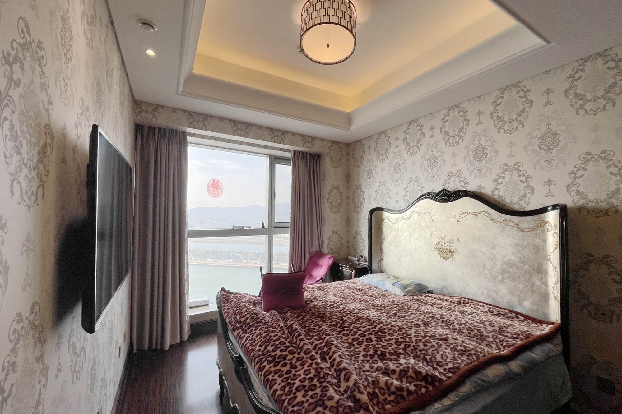 华远隆玺  4室2厅4卫    760.0万 华远隆玺  4室2厅4卫    760.0万卧室