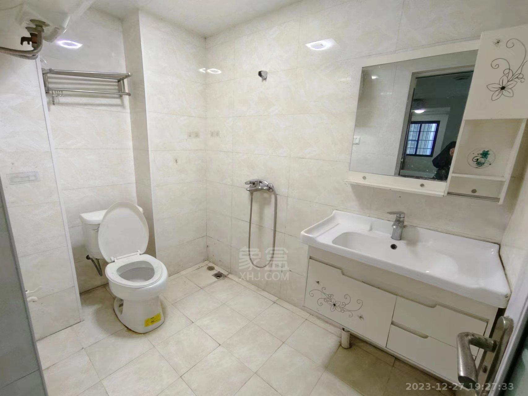 圣华名城建设北路110号 1室1厅1卫 900.00元/月 圣华名城建设北路110号 1室1厅1卫 900.00元/月室内图