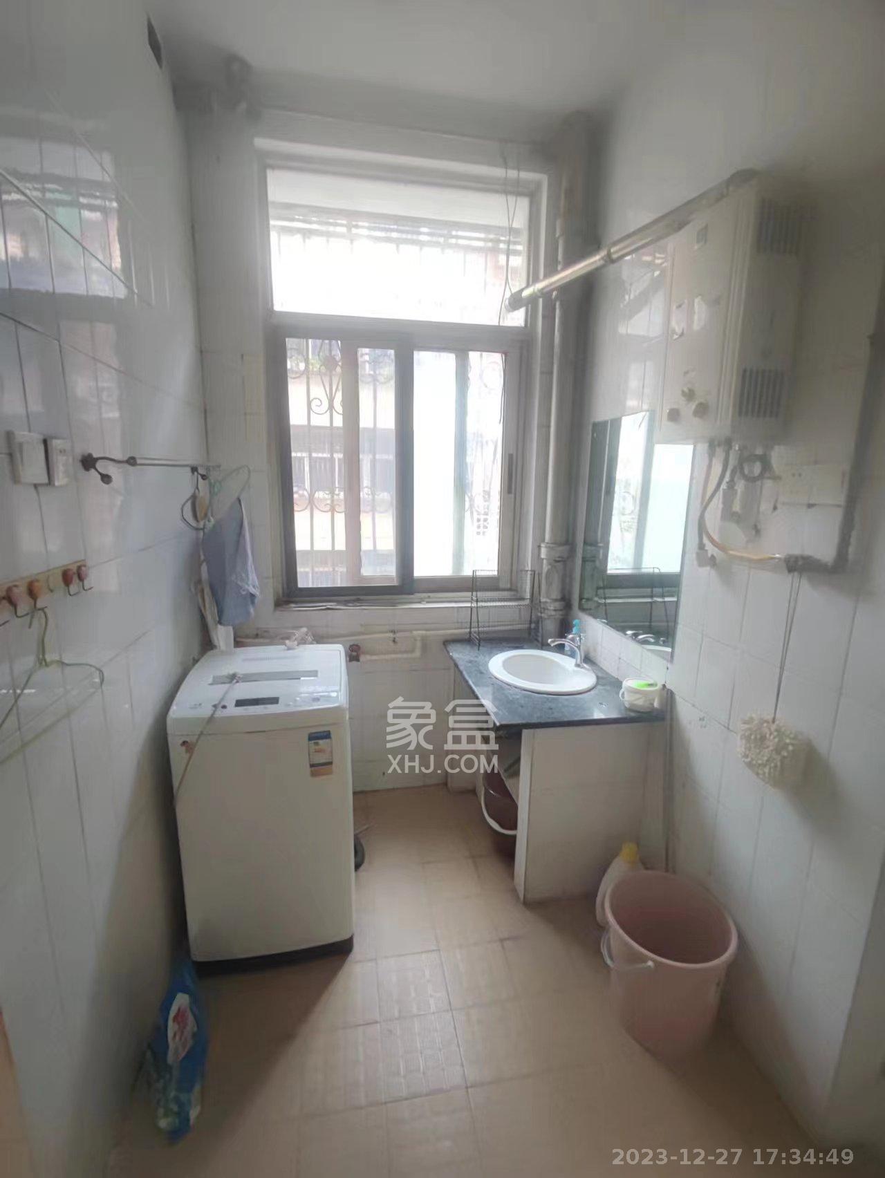 省建苑小区  3室2厅2卫   2600.00元/月室内图