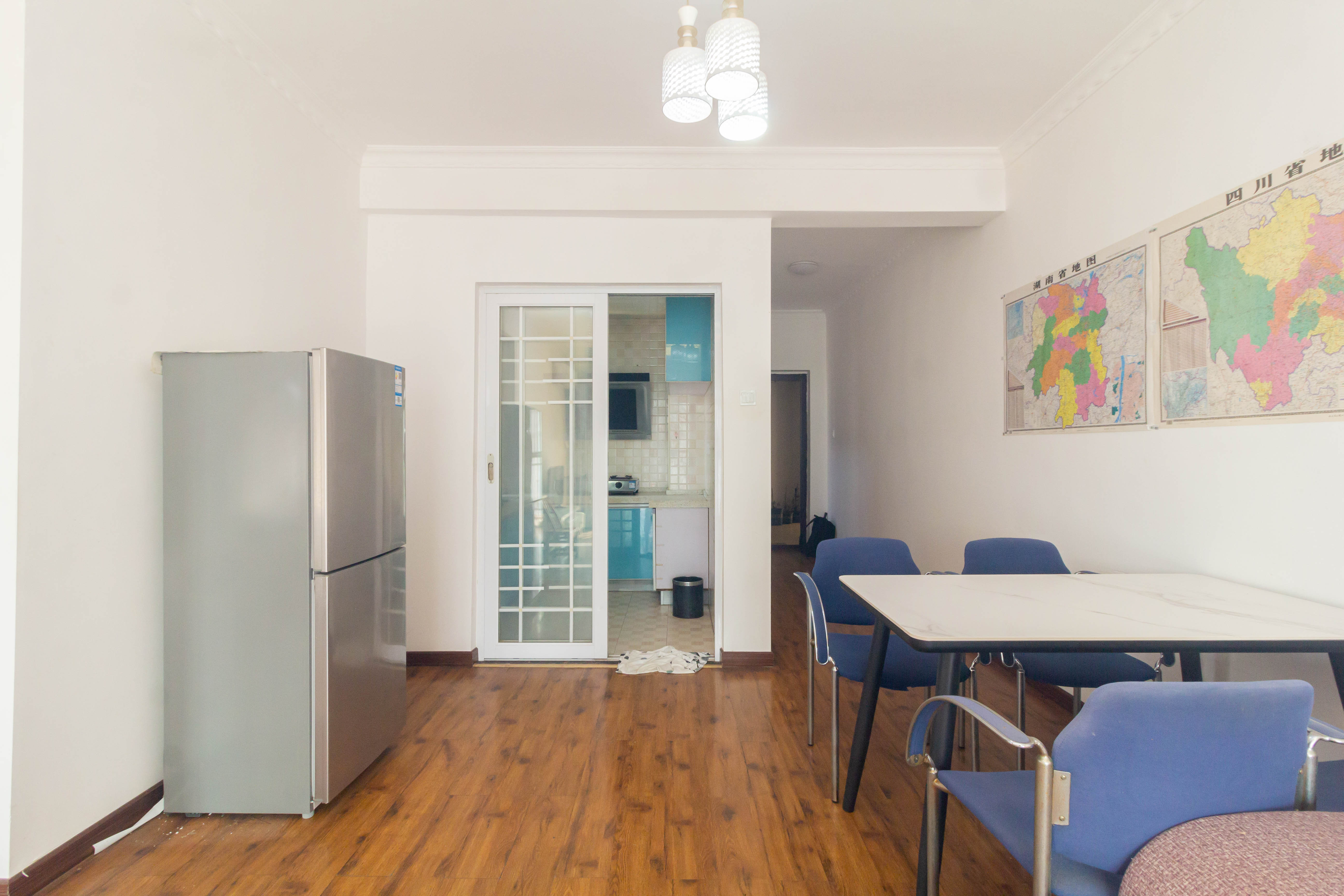 光明城市(星辰青年城) 3室2厅1卫 49.8万 光明城市(星辰青年城) 3室2厅1卫 49.8万客厅