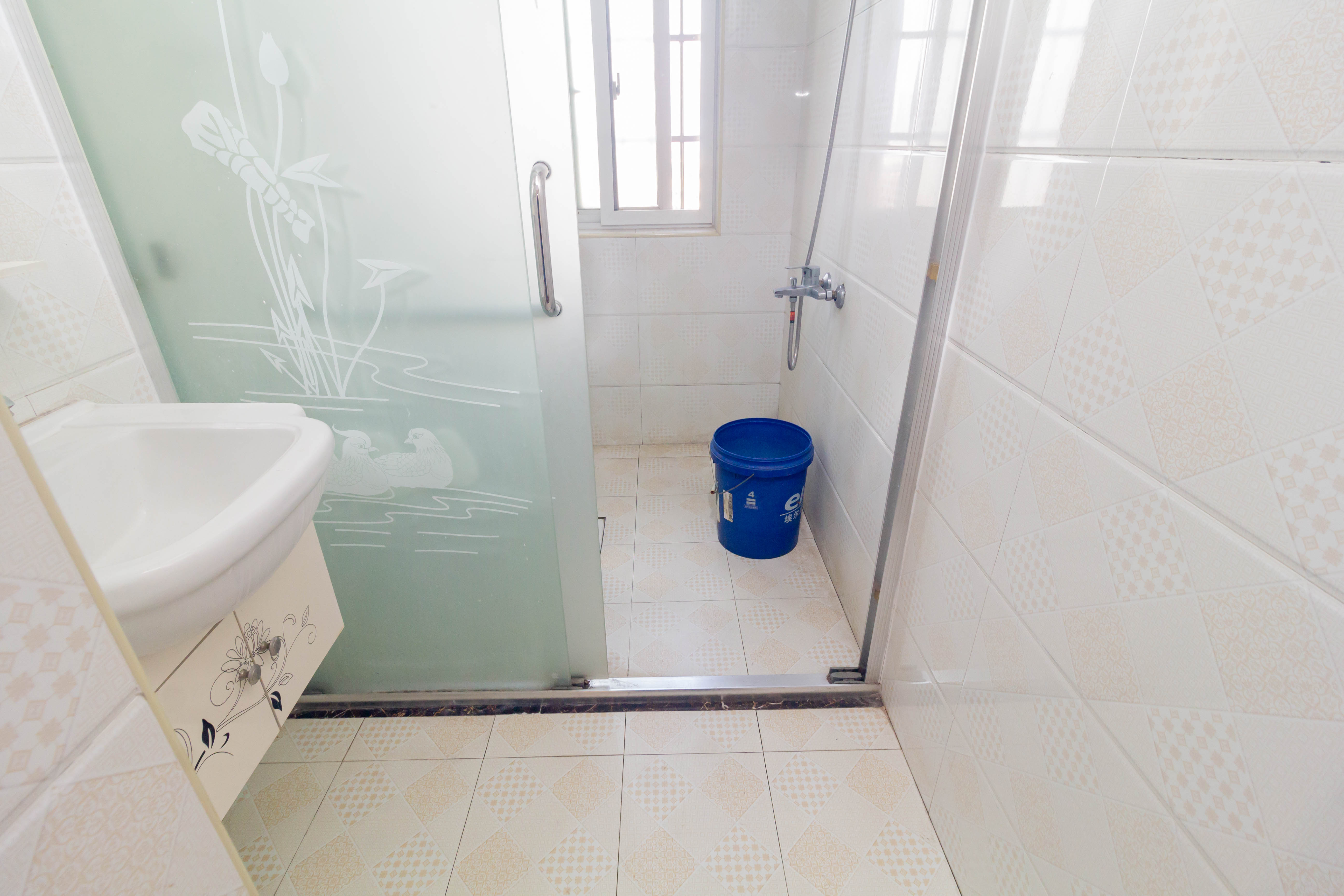 光明城市(星辰青年城) 3室2厅1卫 49.8万 光明城市(星辰青年城) 3室2厅1卫 49.8万卫生间