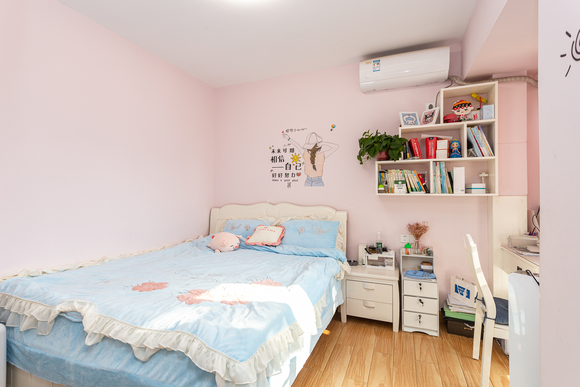 嘉宇银杉(嘉宇西苑) 3室2厅1卫 89.8万 嘉宇银杉(嘉宇西苑) 3室2厅1卫 89.8万卧室