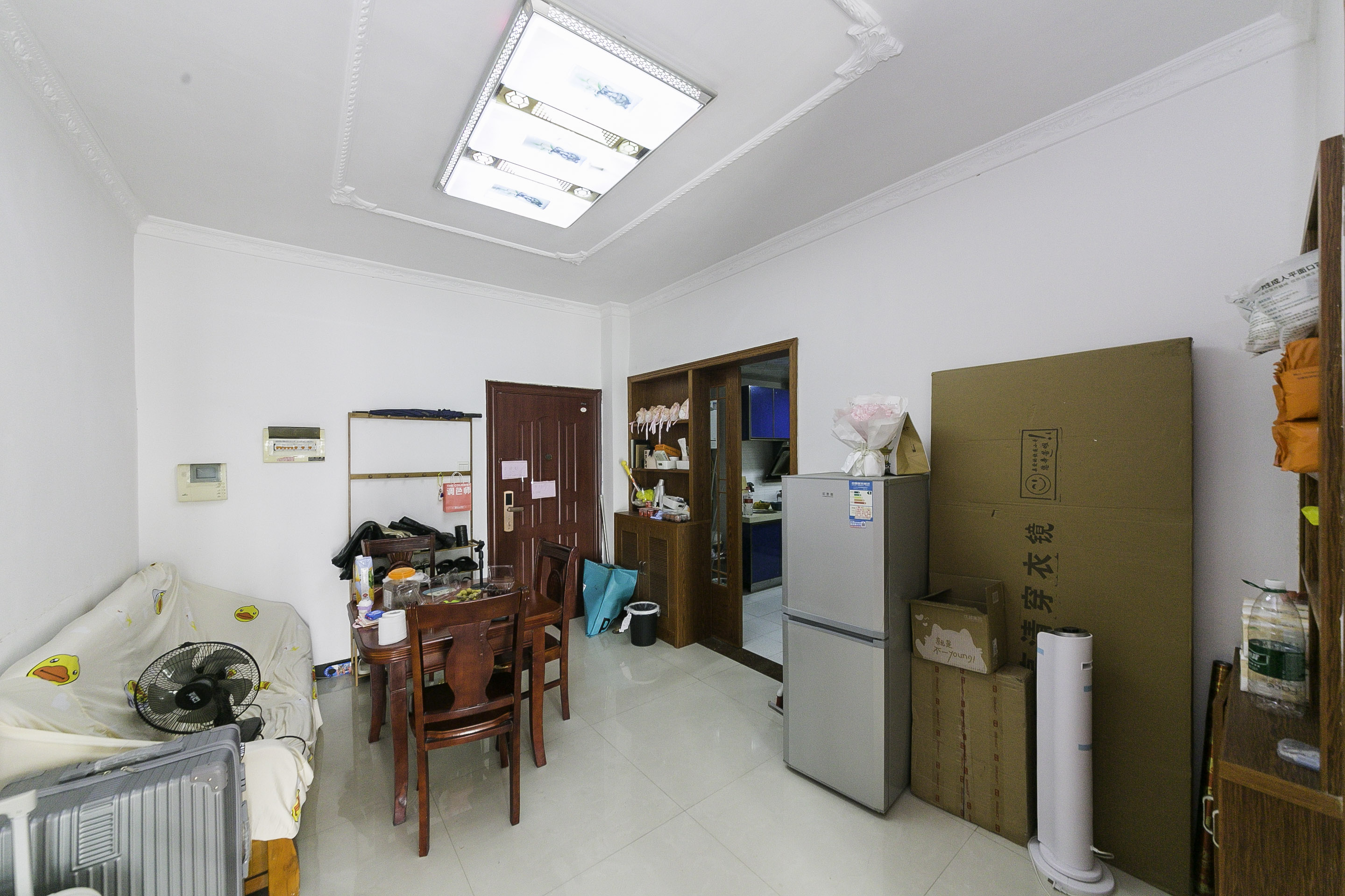 德庆水韵山城  2室2厅1卫   65.00万客厅