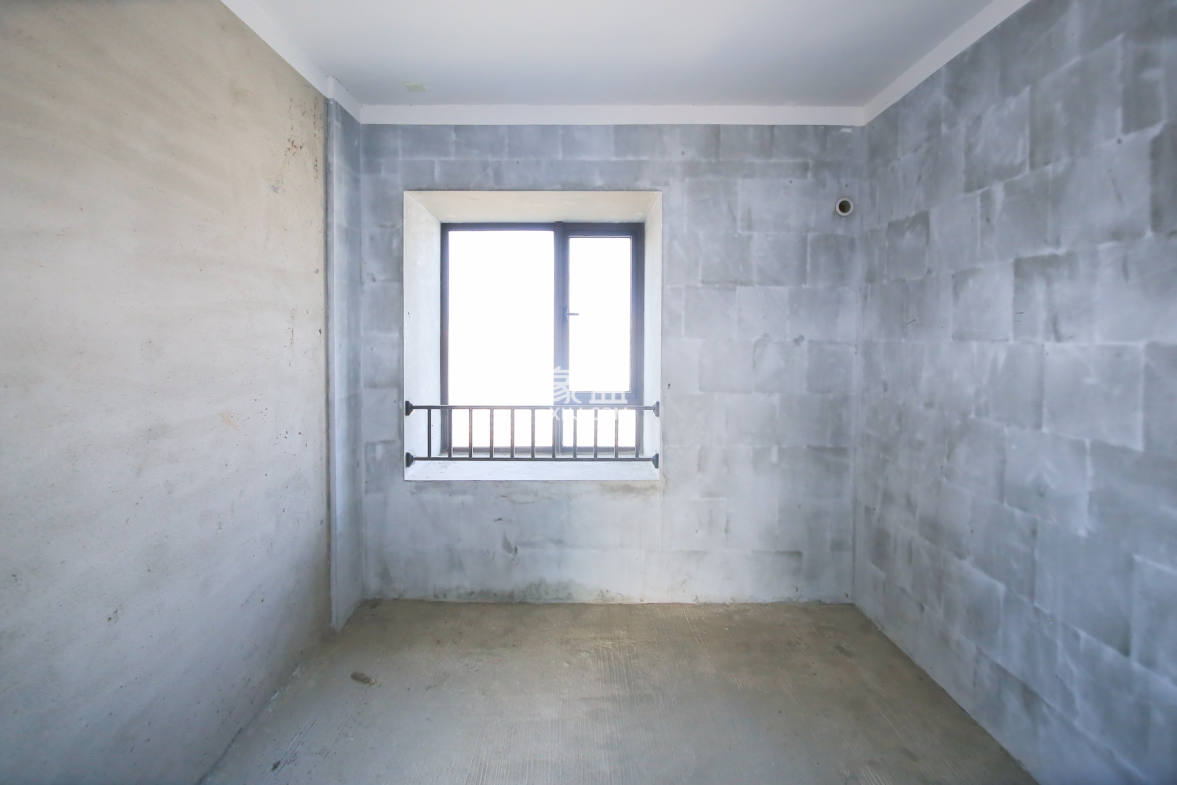 鑫苑木莲世家 4室2厅2卫 168.00万 鑫苑木莲世家 4室2厅2卫 168.00万卧室