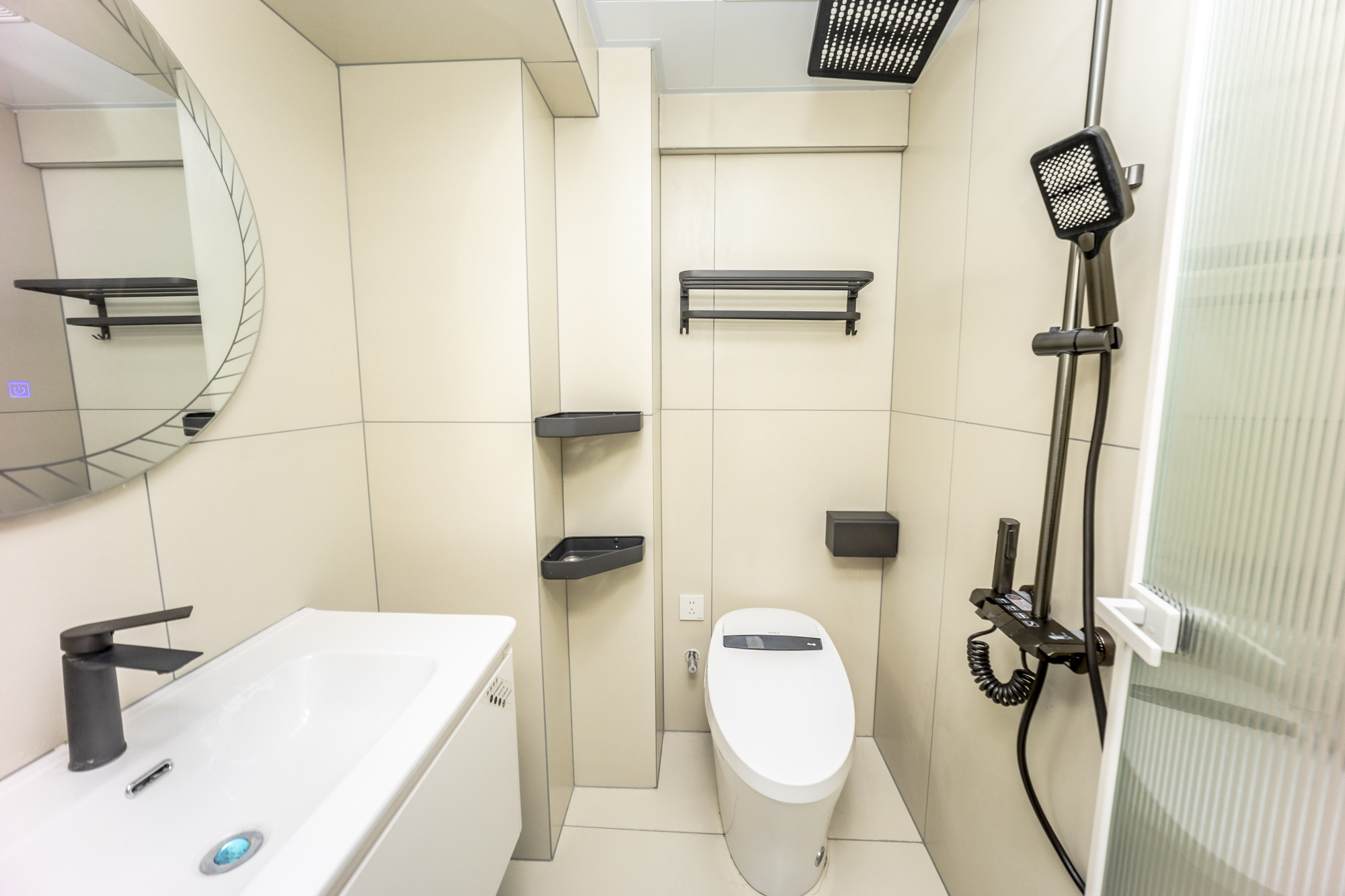 富绿新村  3室2厅2卫    82.0万 富绿新村  3室2厅2卫    82.0万卫生间