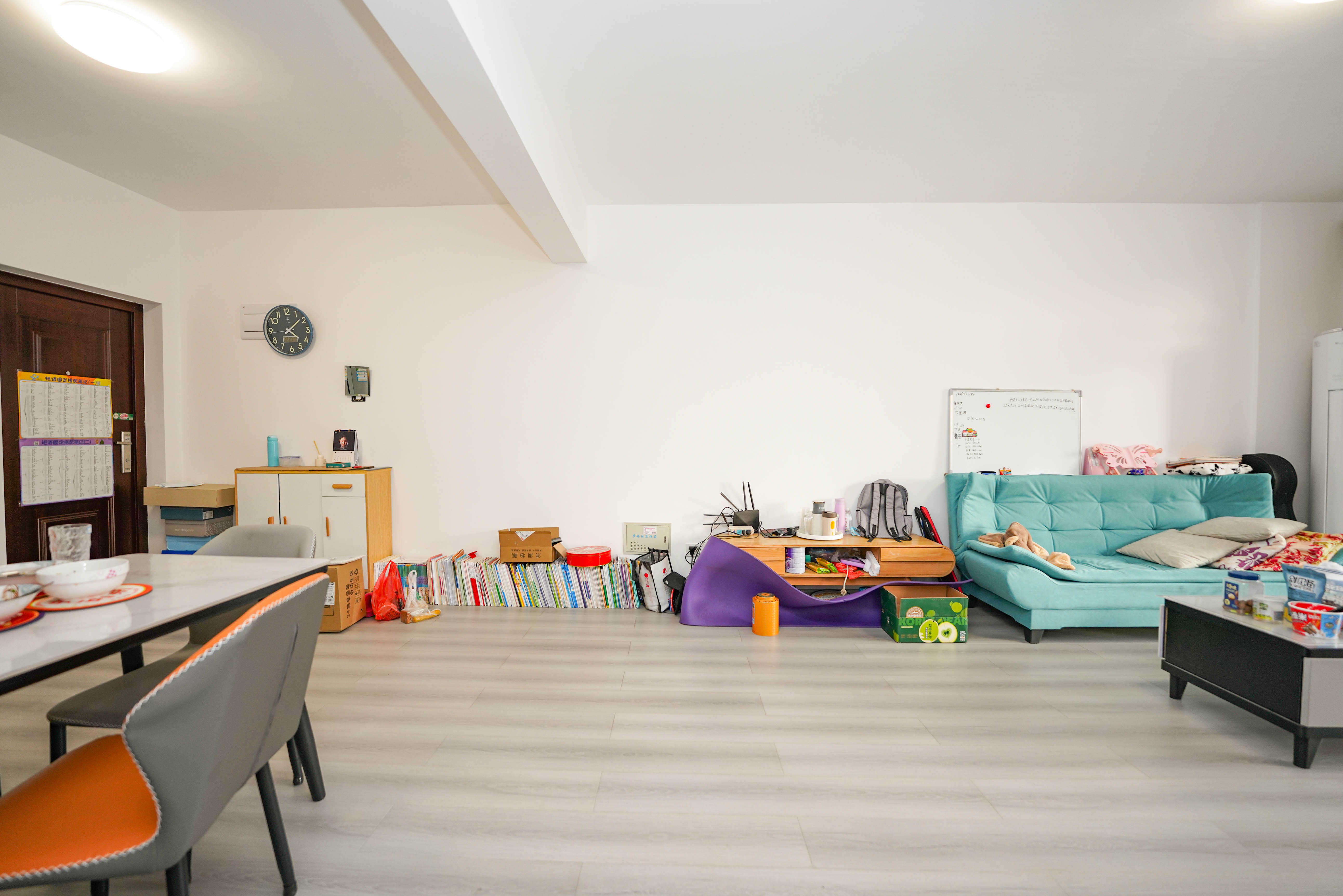 凯富南方鑫城  3室2厅1卫    62.0万 凯富南方鑫城  3室2厅1卫    62.0万客厅