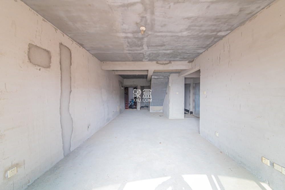 鑫远和城（一、二期）  4室2厅1卫    133.0万