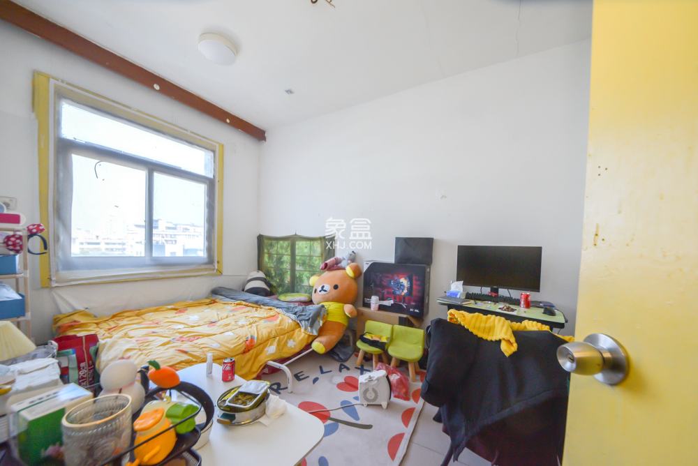 湖南廣播電視學(xué)校宿舍  3室2廳1衛(wèi)   39.50萬