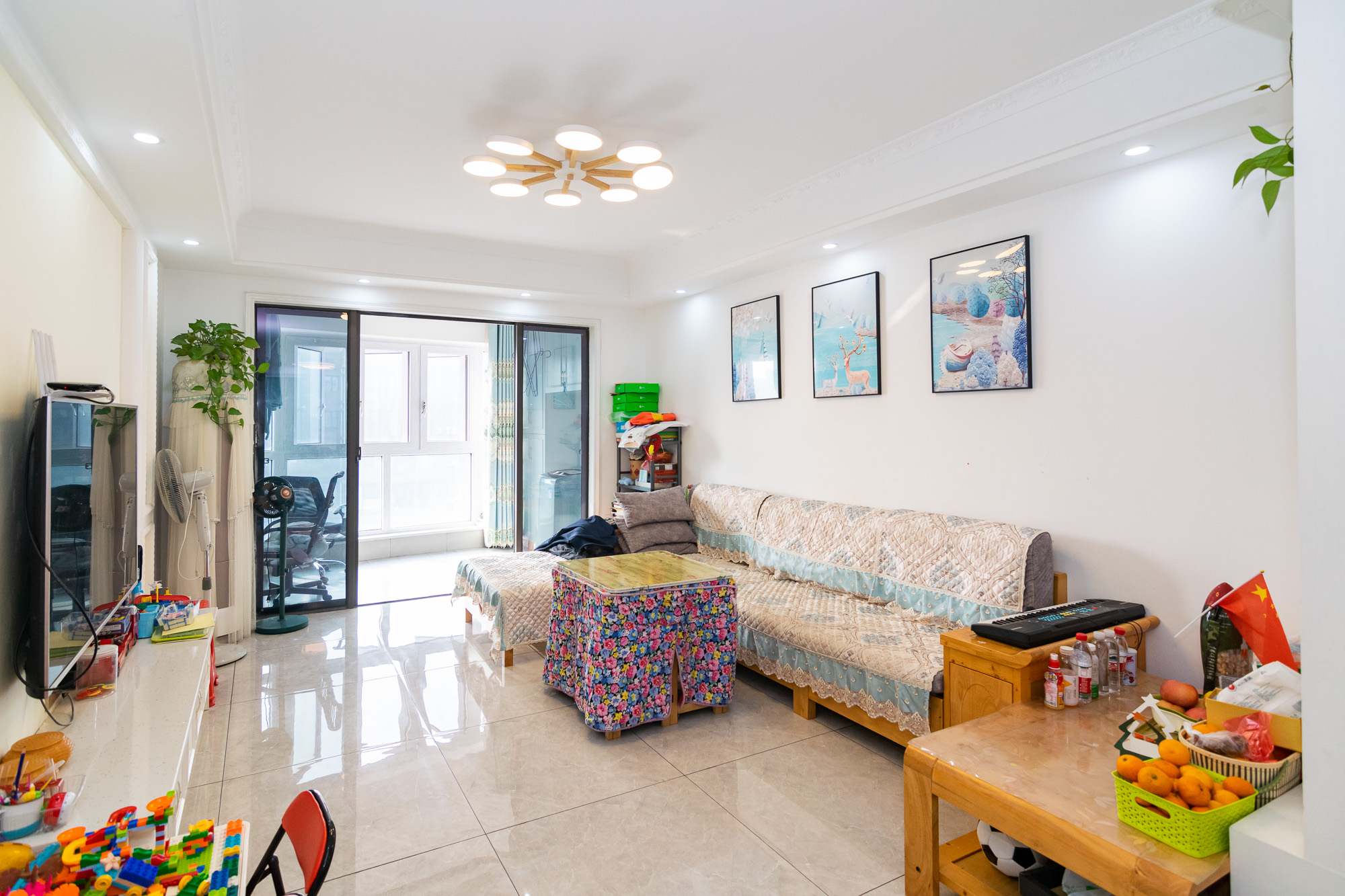 润和长郡（润和紫郡二三期）  3室2厅2卫    70.0万客厅