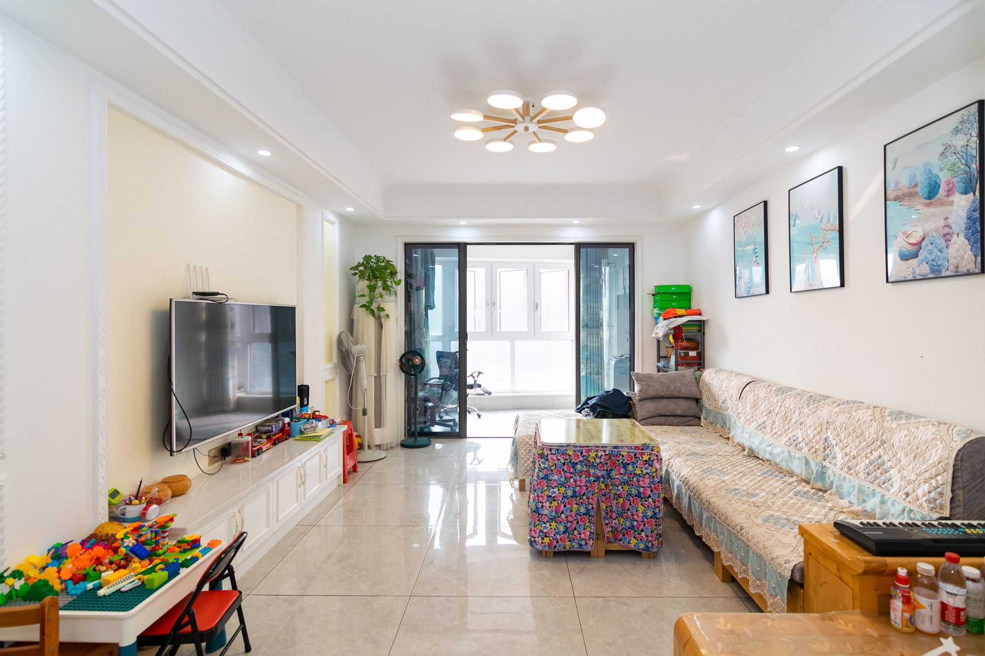 润和长郡（润和紫郡二三期）  3室2厅2卫    70.0万客厅