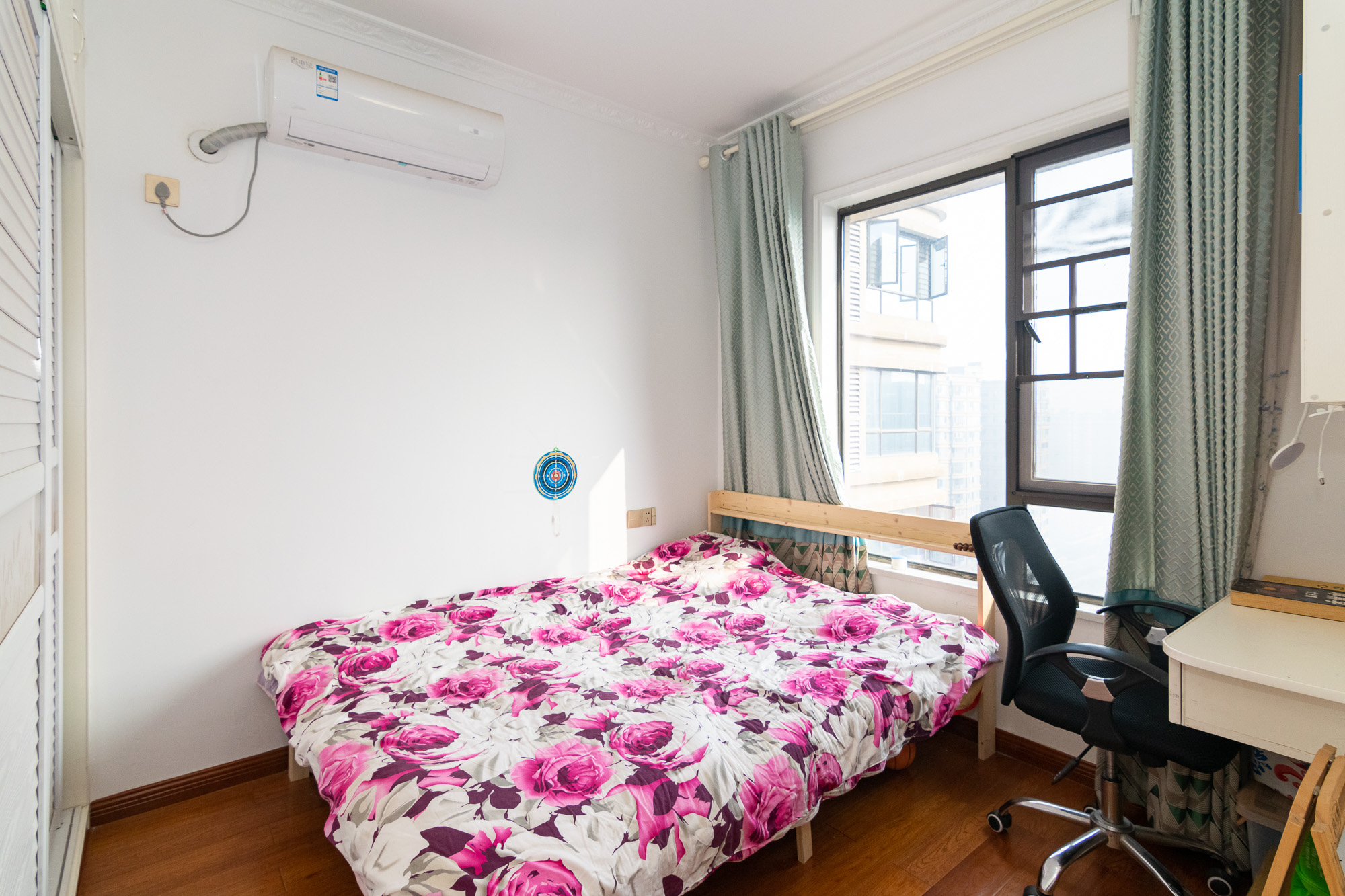 润和长郡（润和紫郡二三期）  3室2厅2卫    70.0万卧室