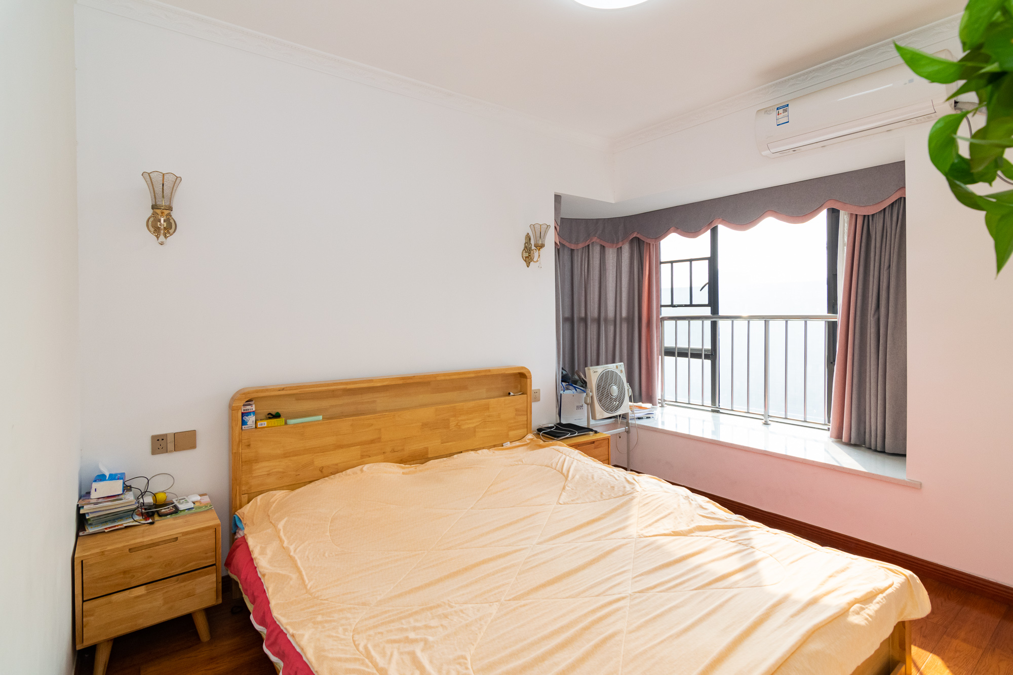 润和长郡（润和紫郡二三期）  3室2厅2卫    70.0万卧室