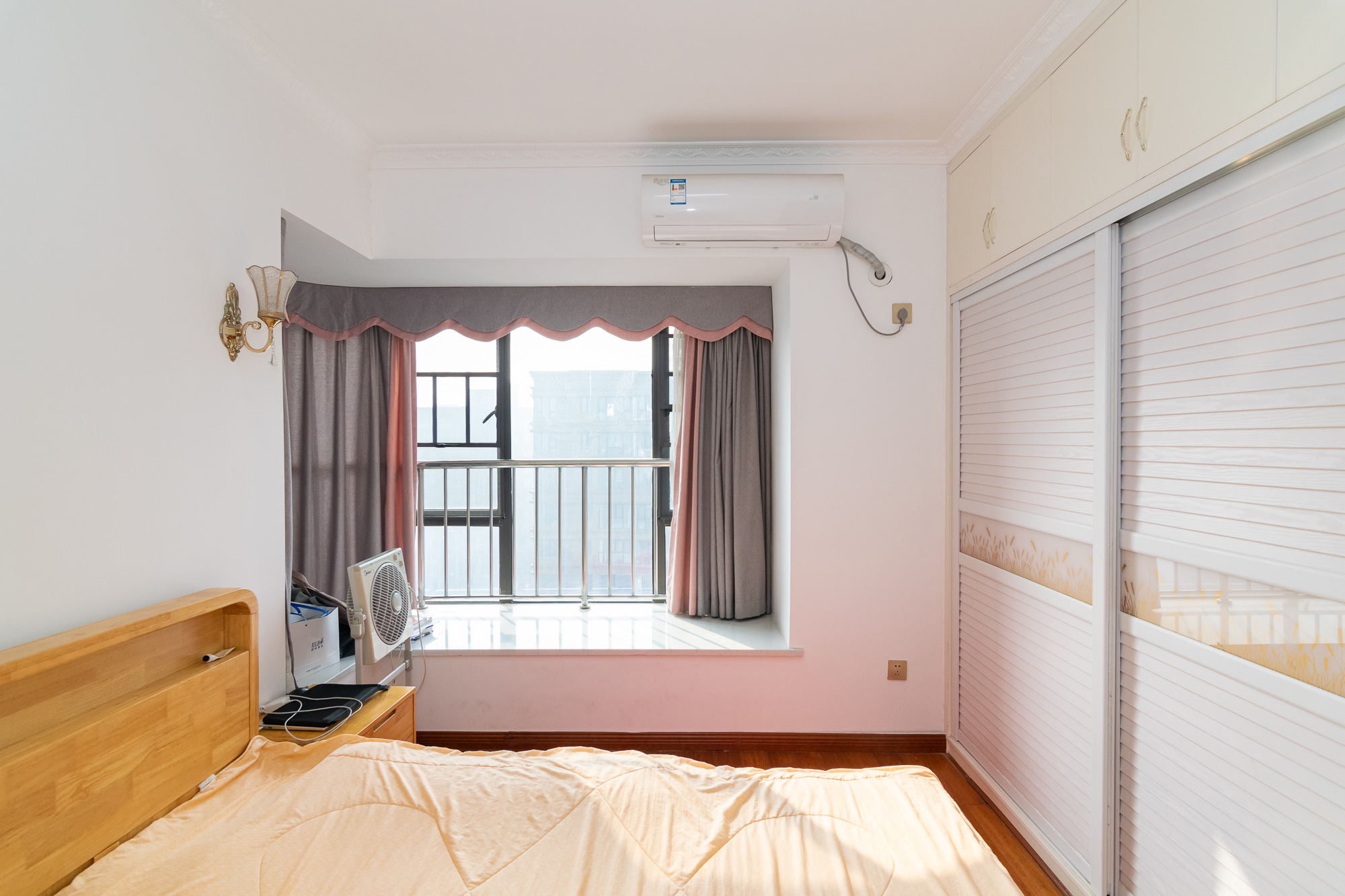 润和长郡（润和紫郡二三期）  3室2厅2卫    70.0万卧室