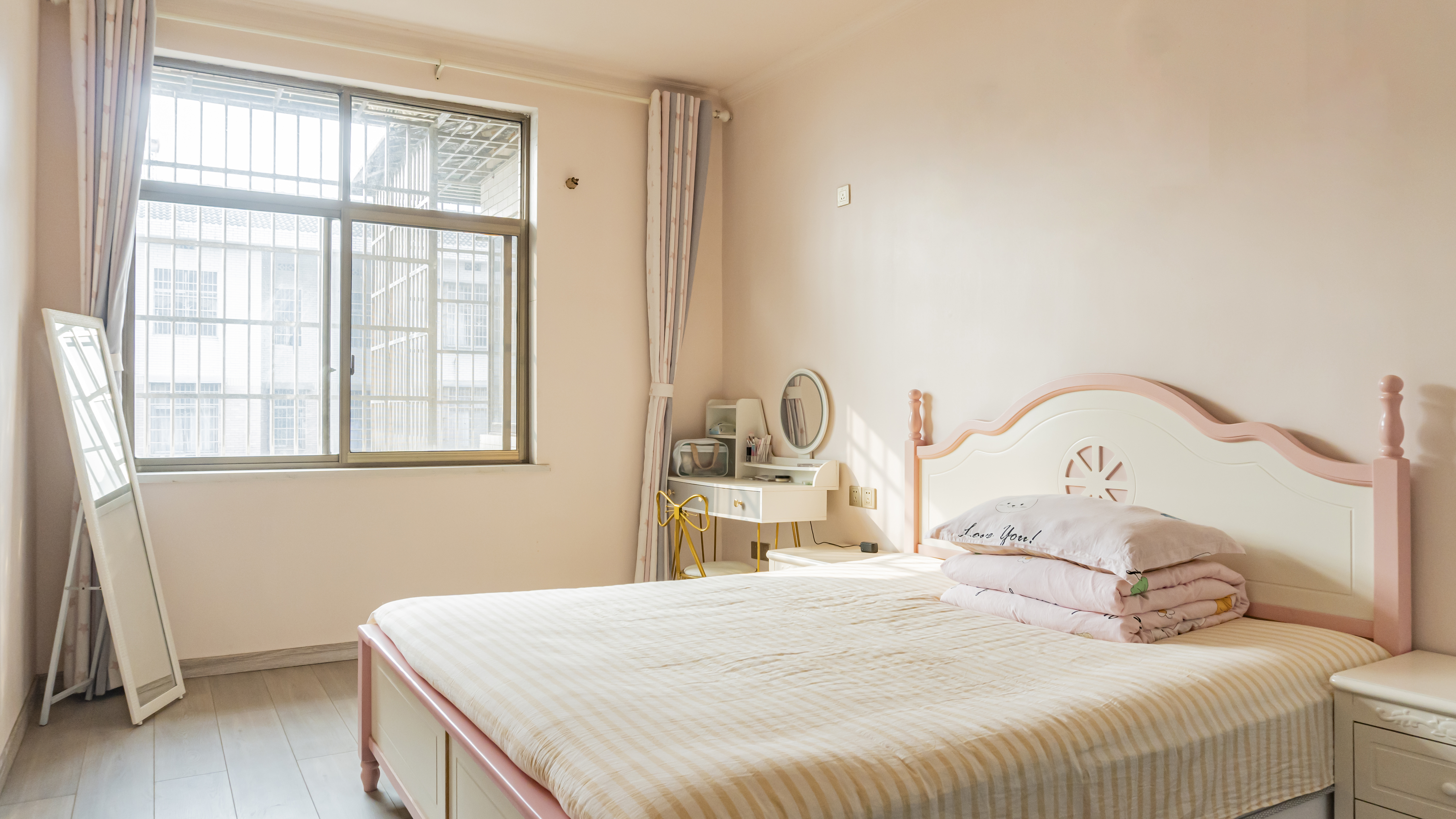 医专教师新村 4室2厅2卫 69.8万 医专教师新村 4室2厅2卫 69.8万其他