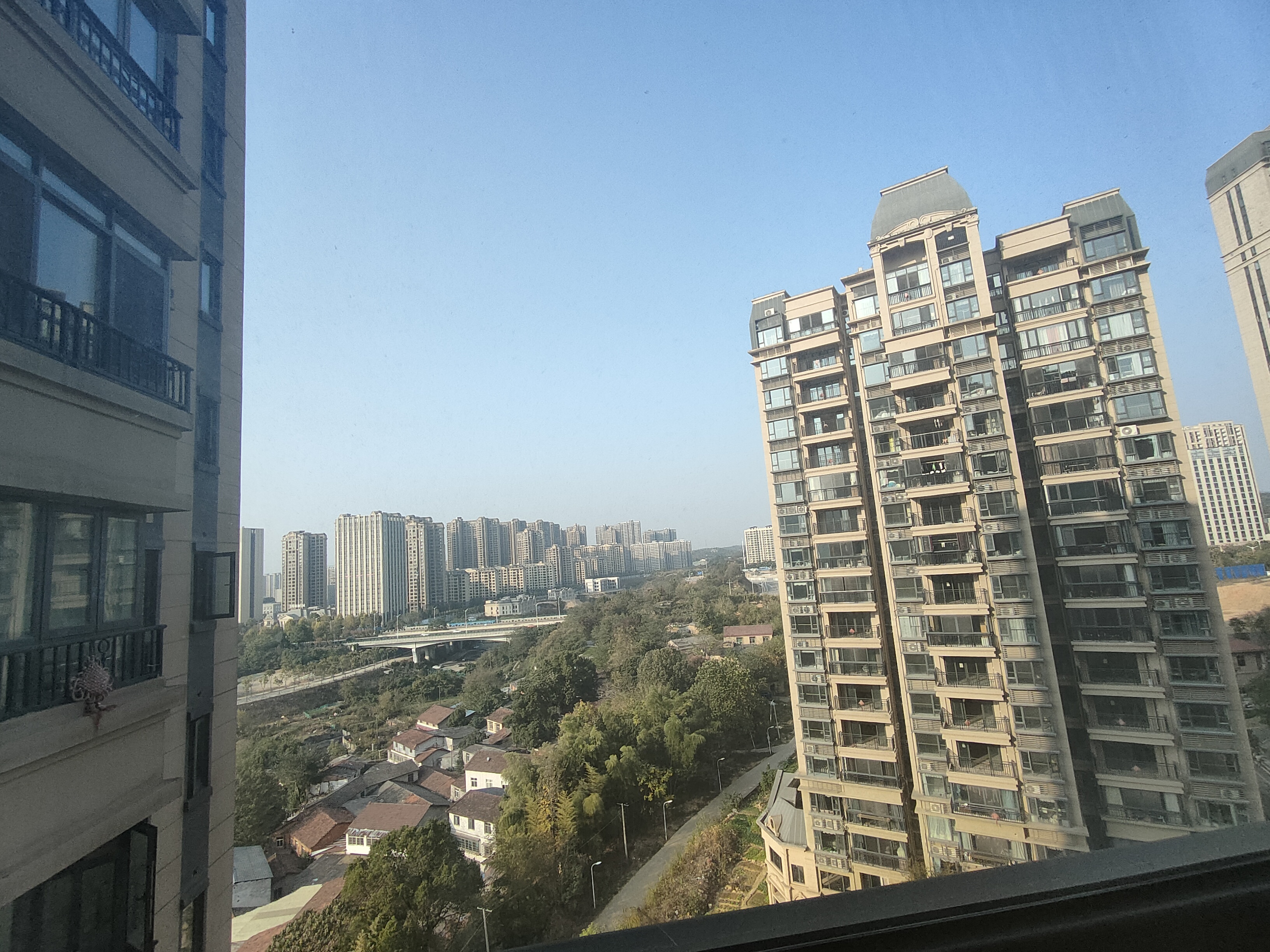 恒大绿洲  3室2厅2卫   1800.00元/月室内图